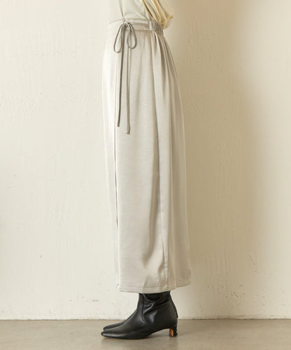 裹身風緞面半身裙