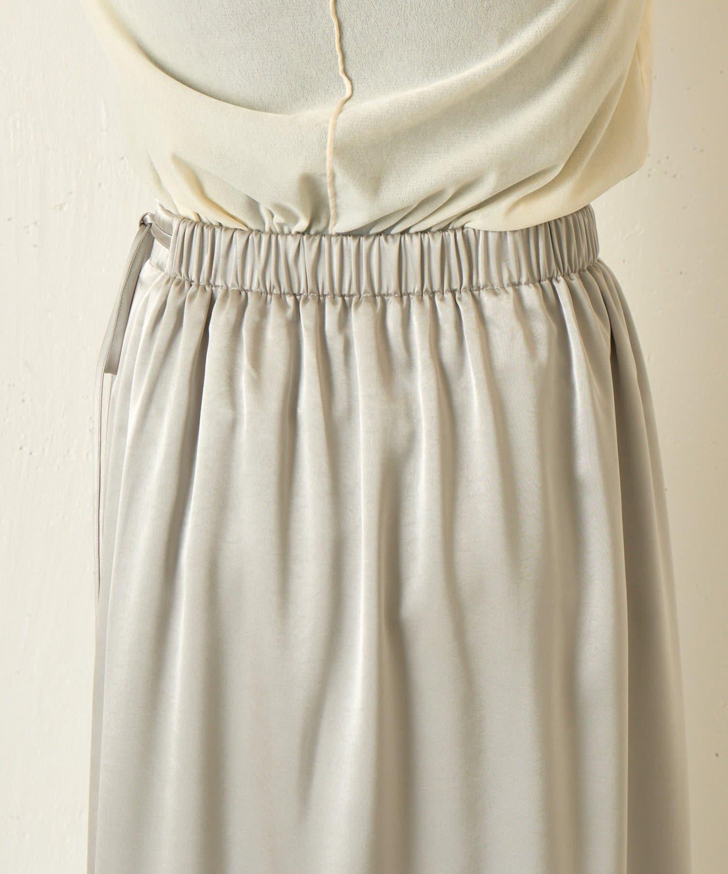 裹身風緞面半身裙