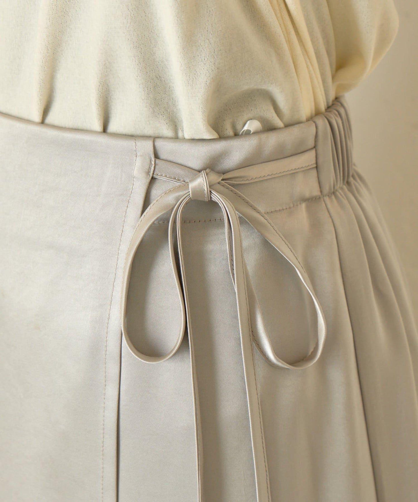 裹身風緞面半身裙