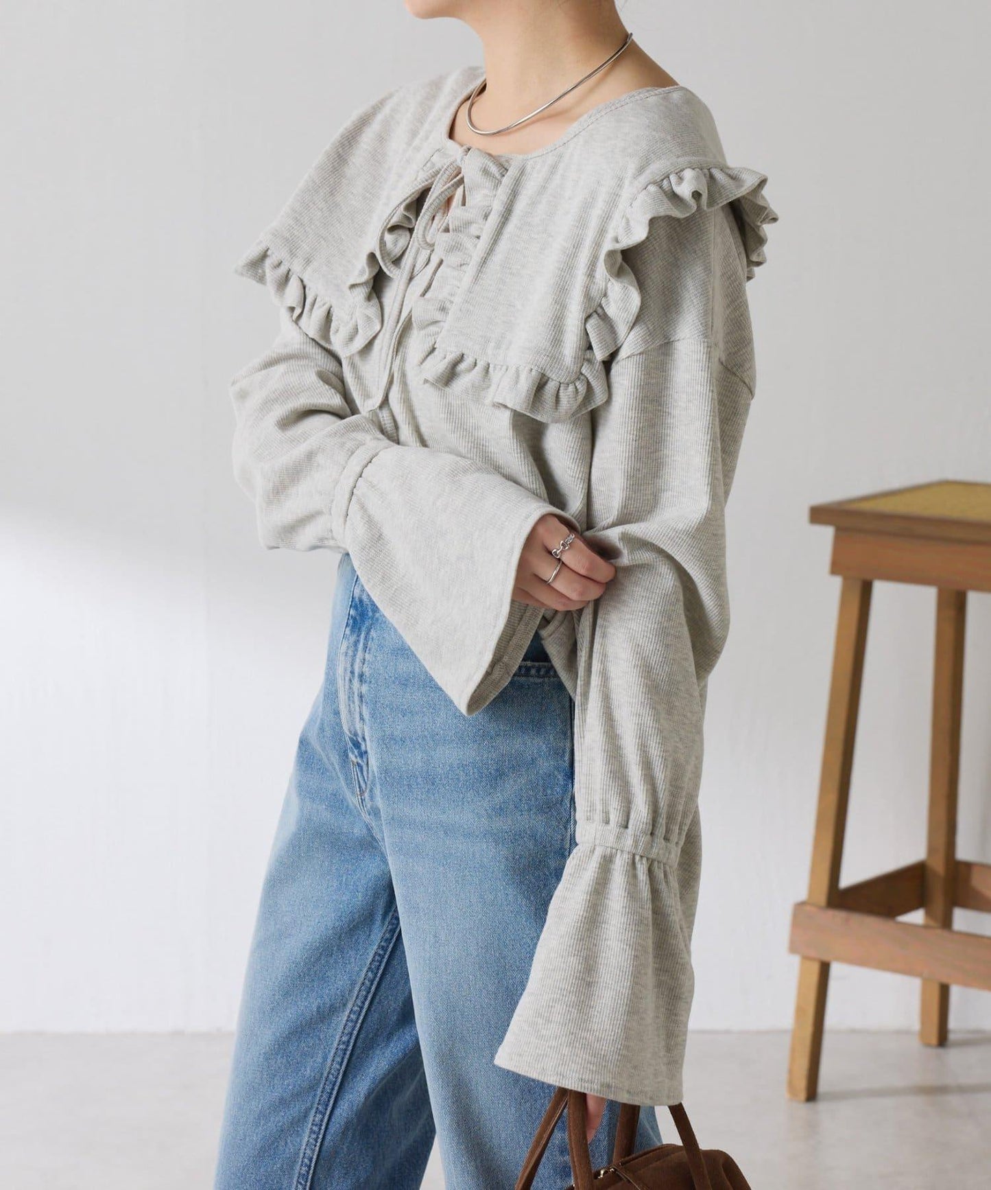 【領子可拆卸】Qanos 帶領荷葉邊長袖T恤