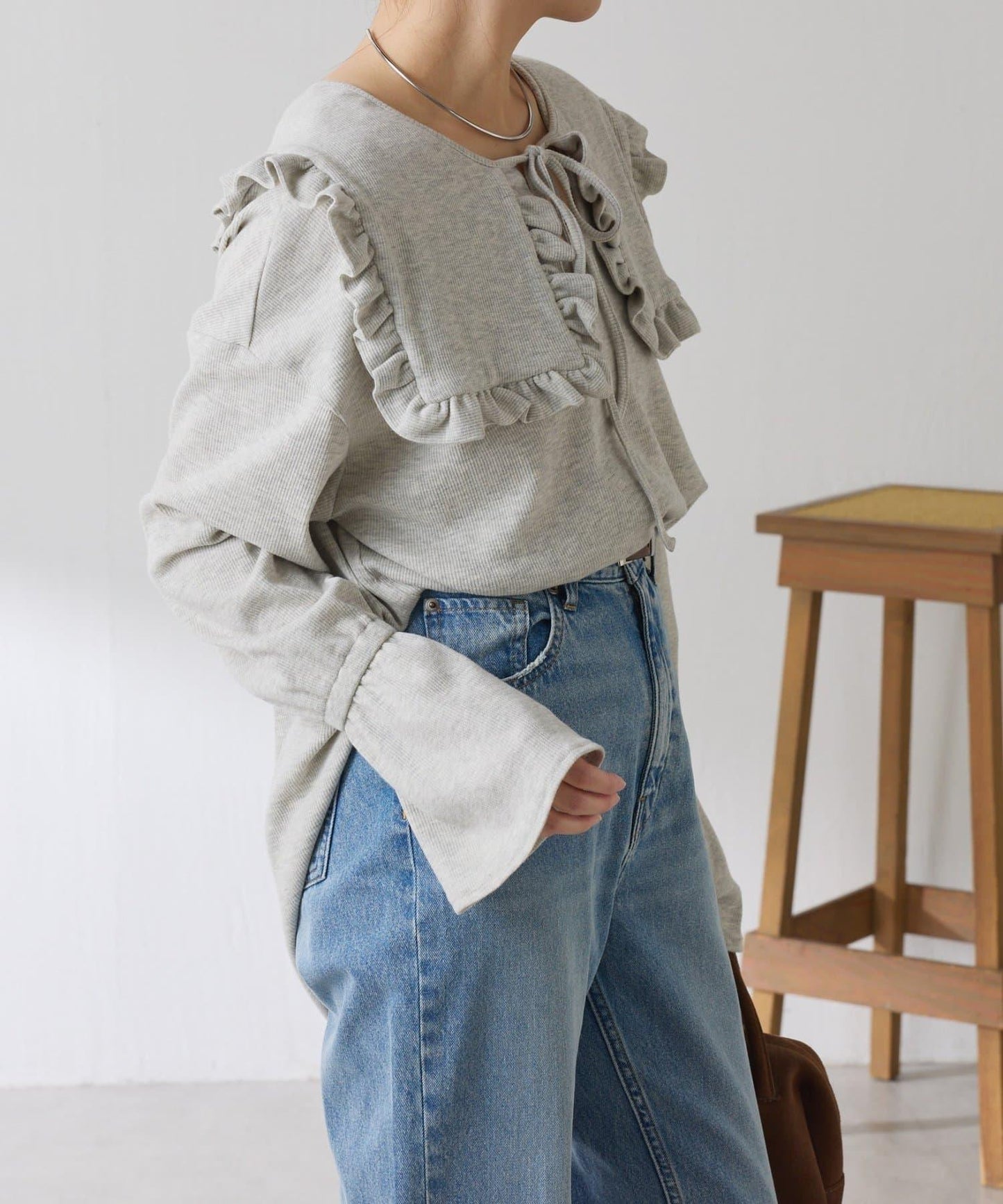 【領子可拆卸】Qanos 帶領荷葉邊長袖T恤