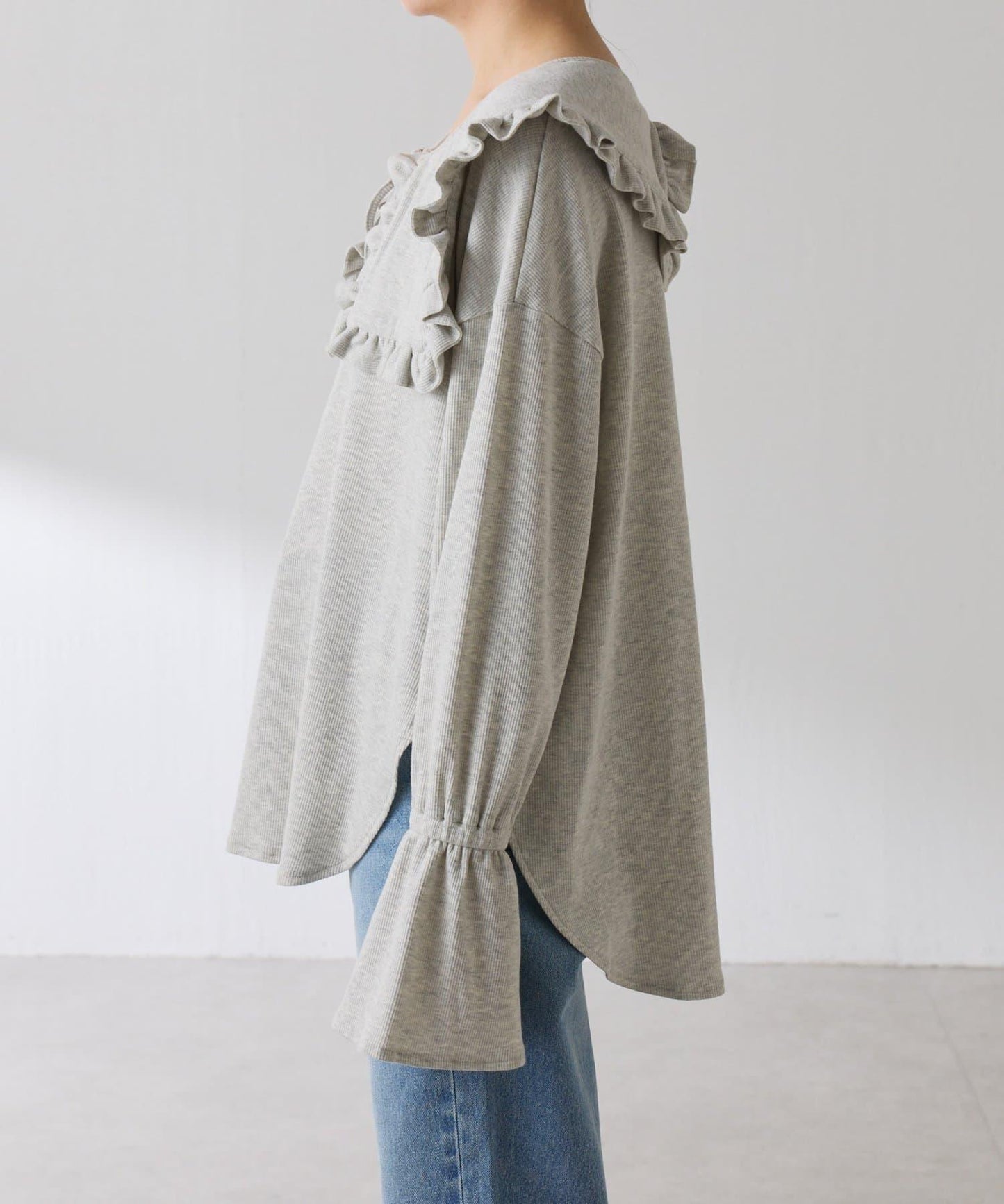 【領子可拆卸】Qanos 帶領荷葉邊長袖T恤