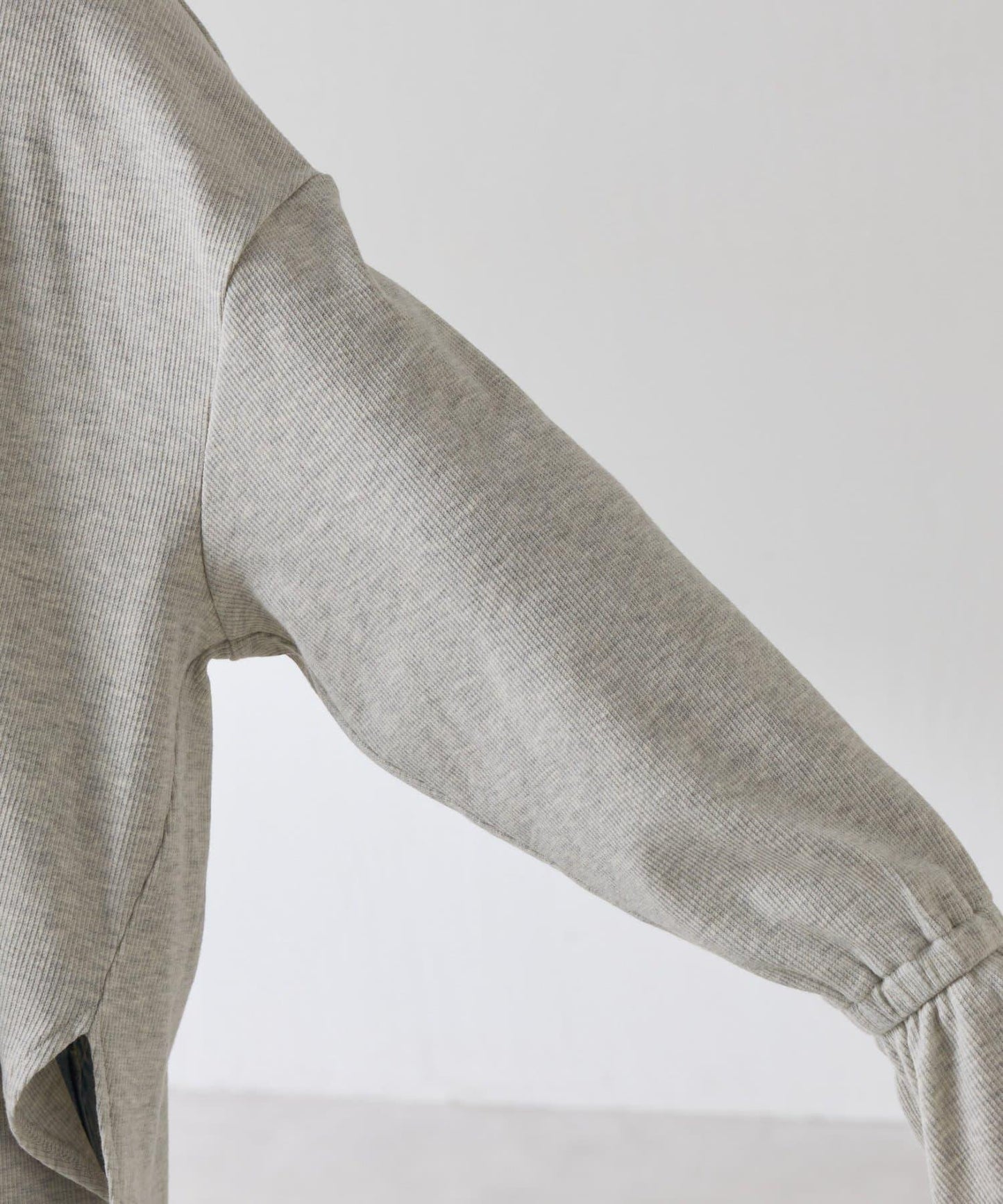 【領子可拆卸】Qanos 帶領荷葉邊長袖T恤