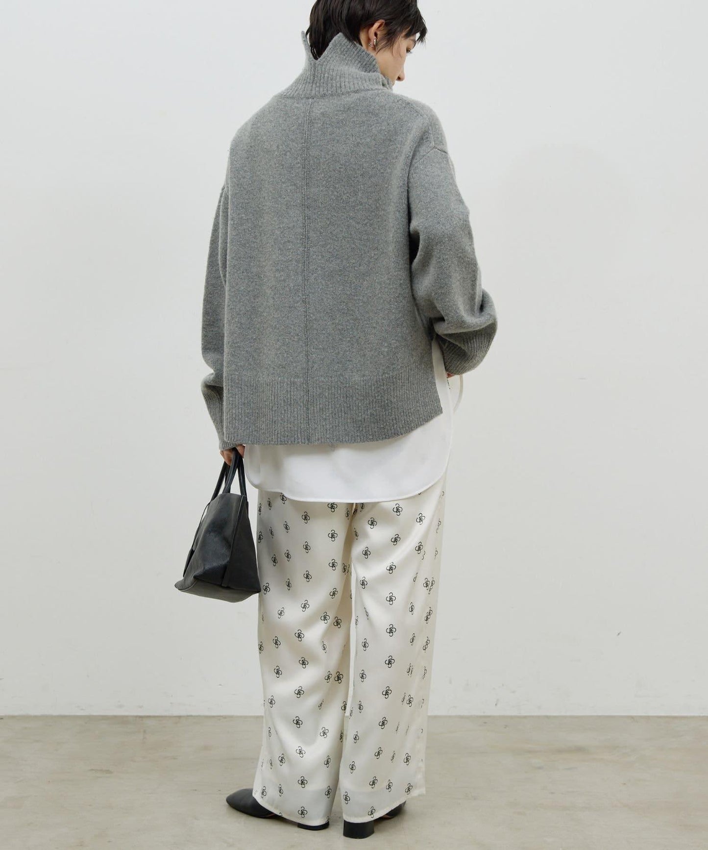 【近期開始】【可手洗】印花緞面長褲