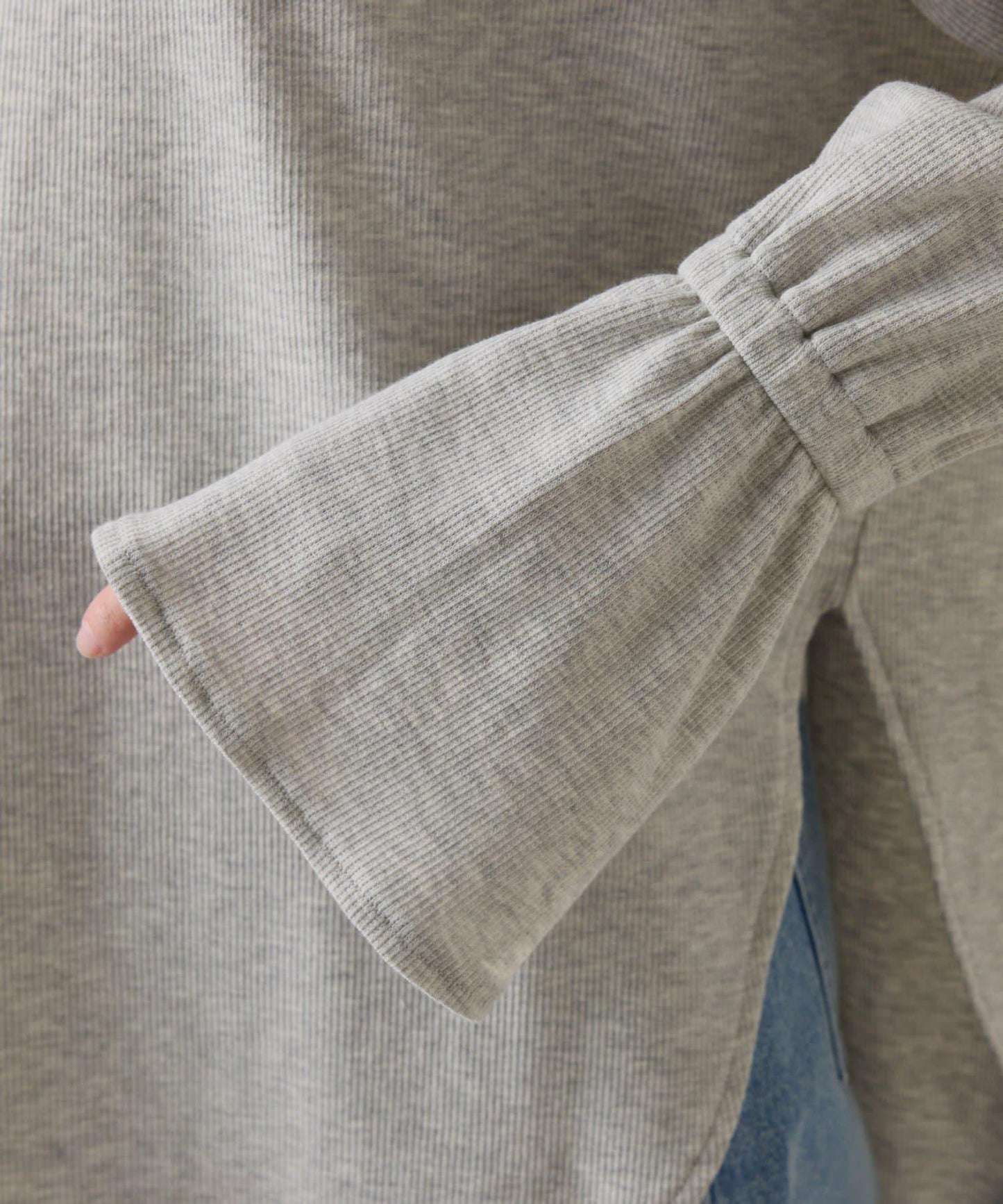 【領子可拆卸】Qanos 帶領荷葉邊長袖T恤