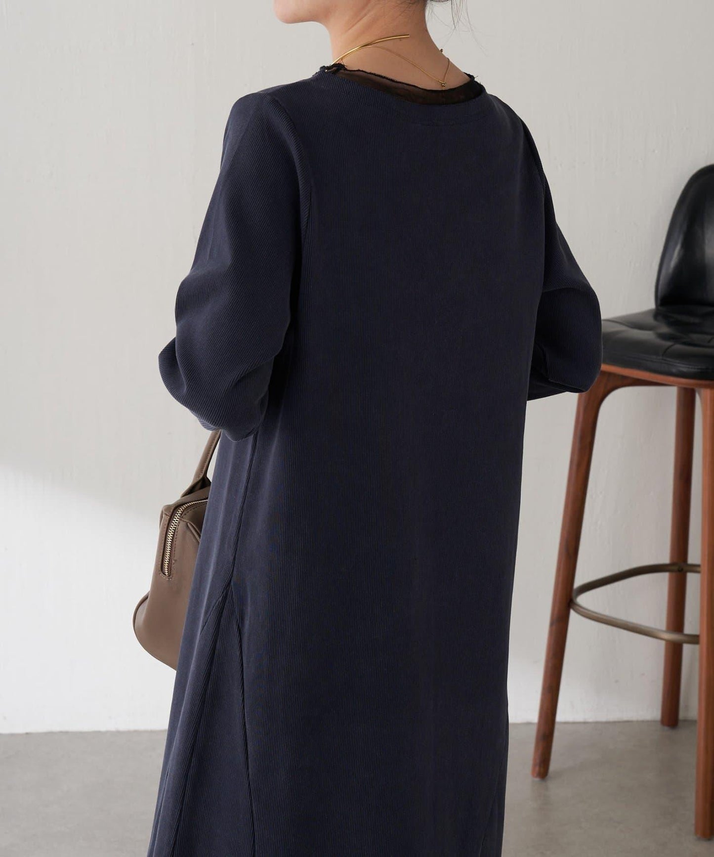 【修身顯瘦】Q.anos 網紗拼接連衣裙