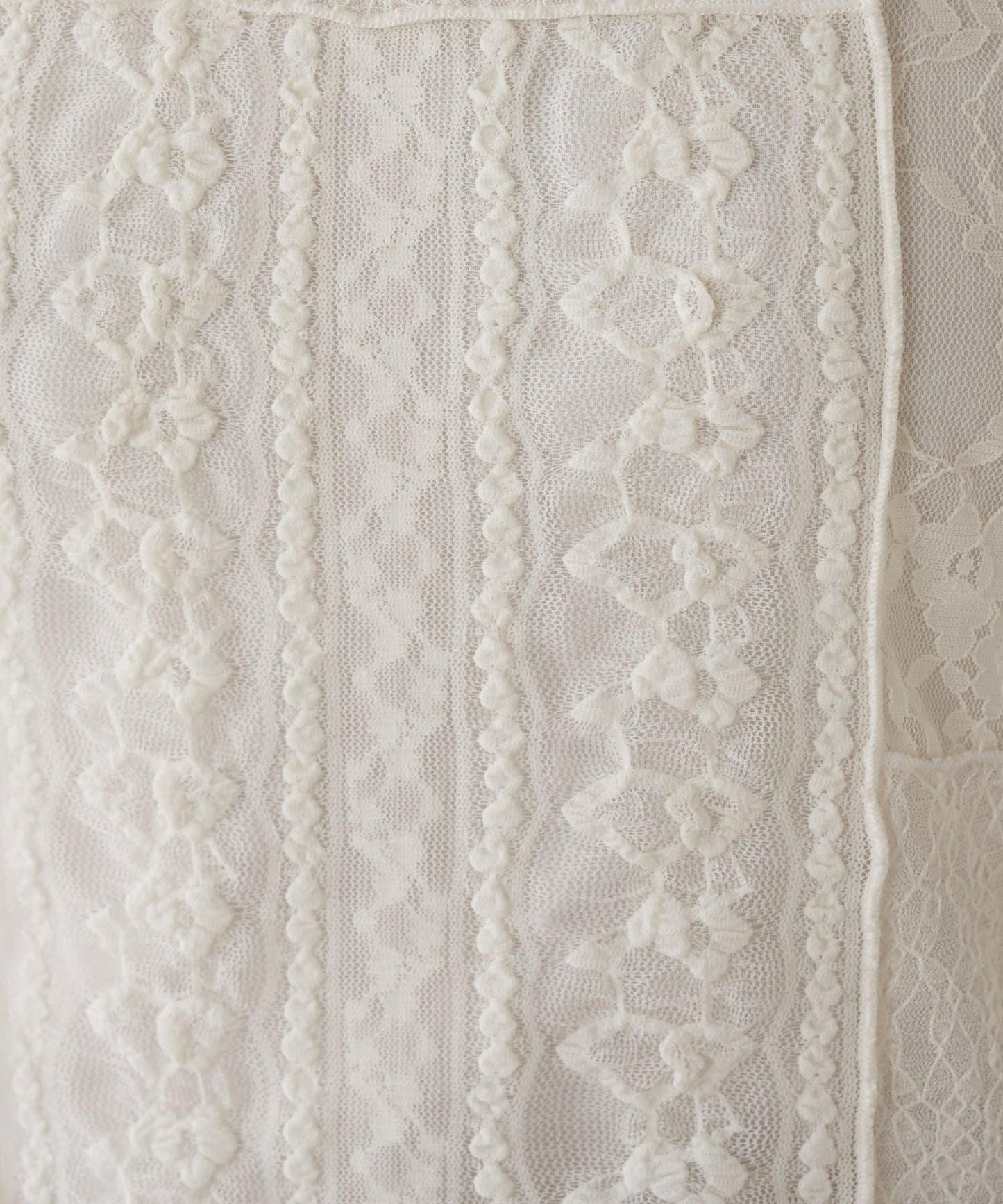 【疊穿推薦】Qanos蕾絲拼接長袖T恤