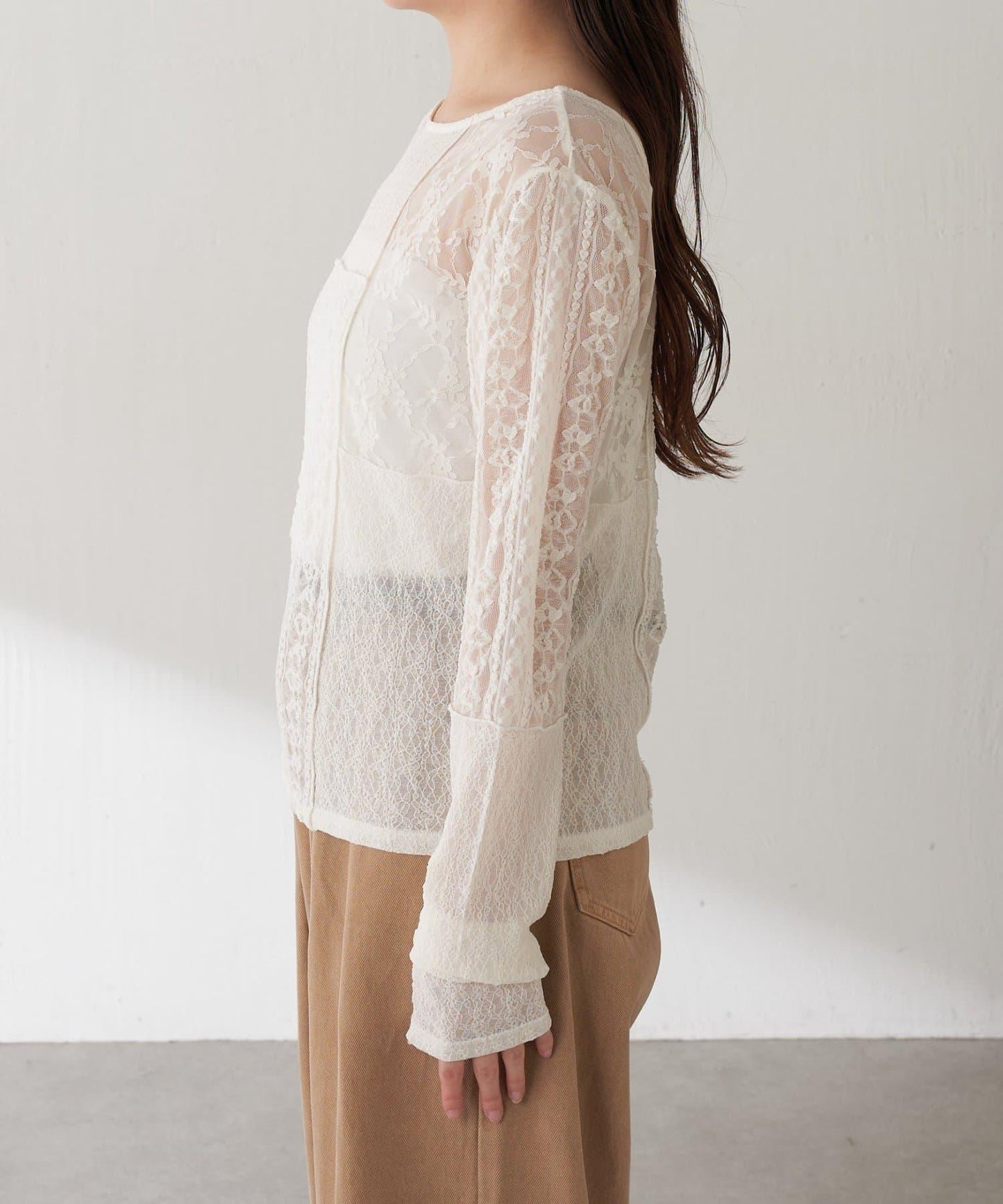 【疊穿推薦】Qanos蕾絲拼接長袖T恤