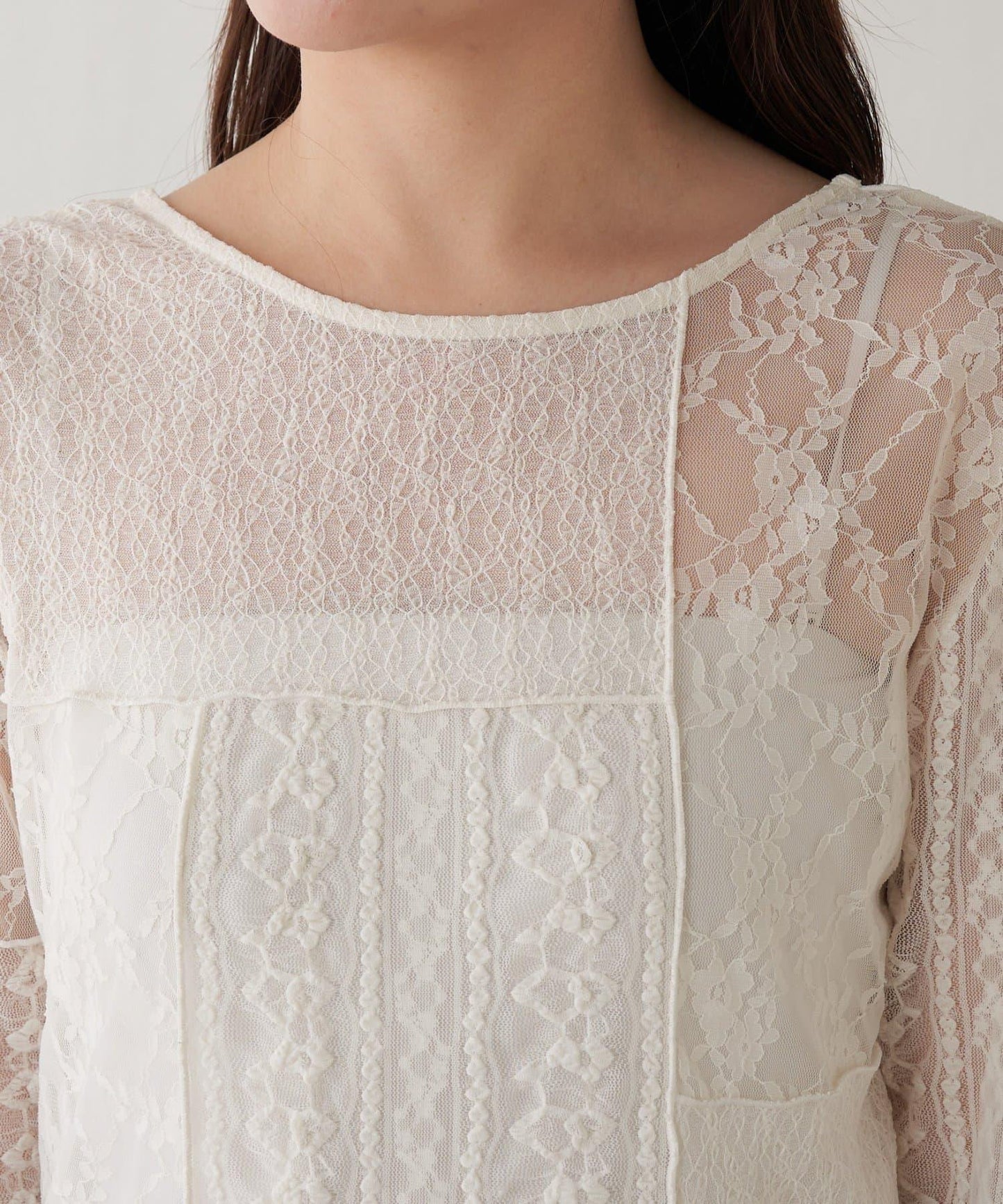 【疊穿推薦】Qanos蕾絲拼接長袖T恤