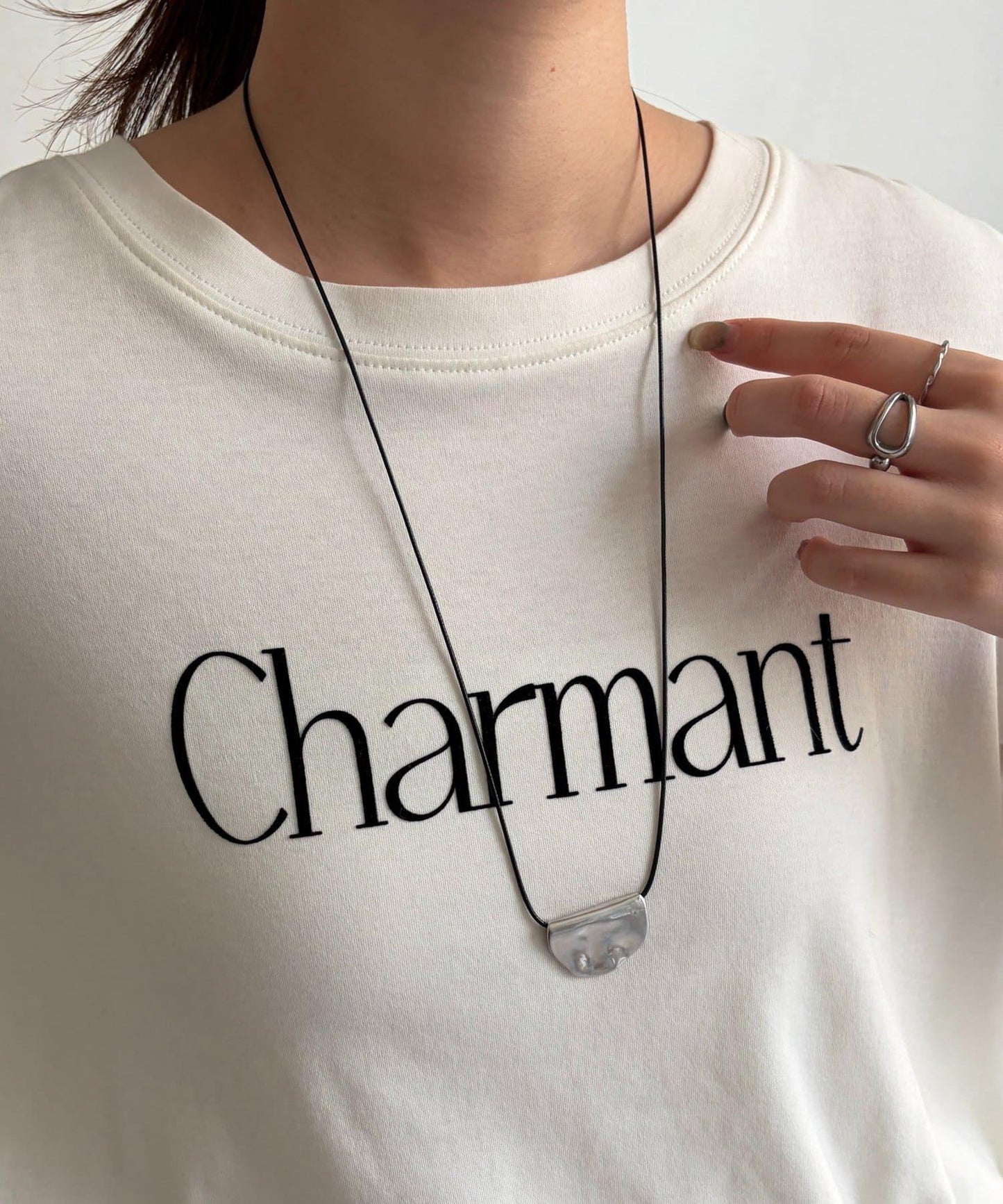 半月形吊墜項鍊