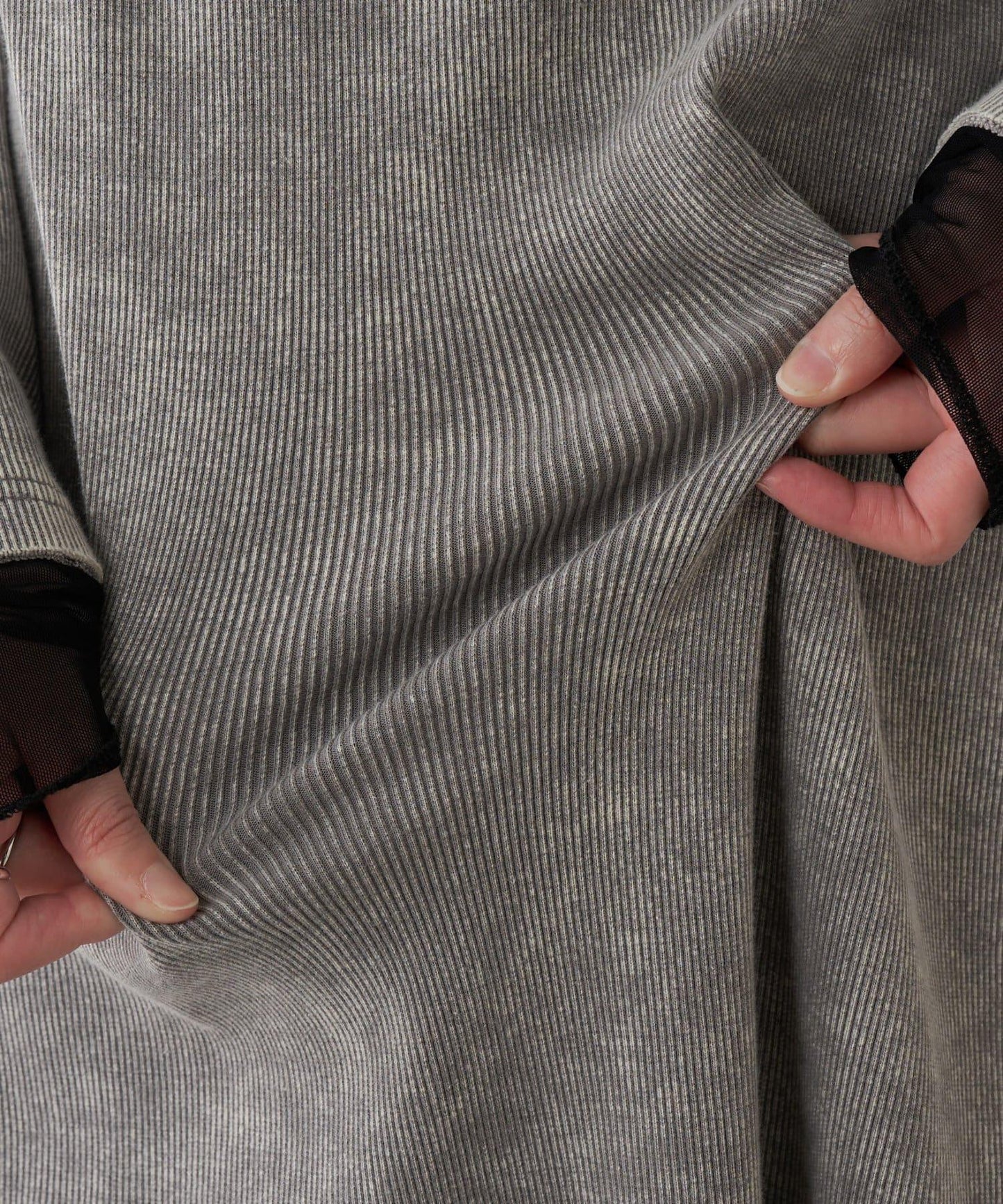 【修身顯瘦】Q.anos 網紗拼接連衣裙