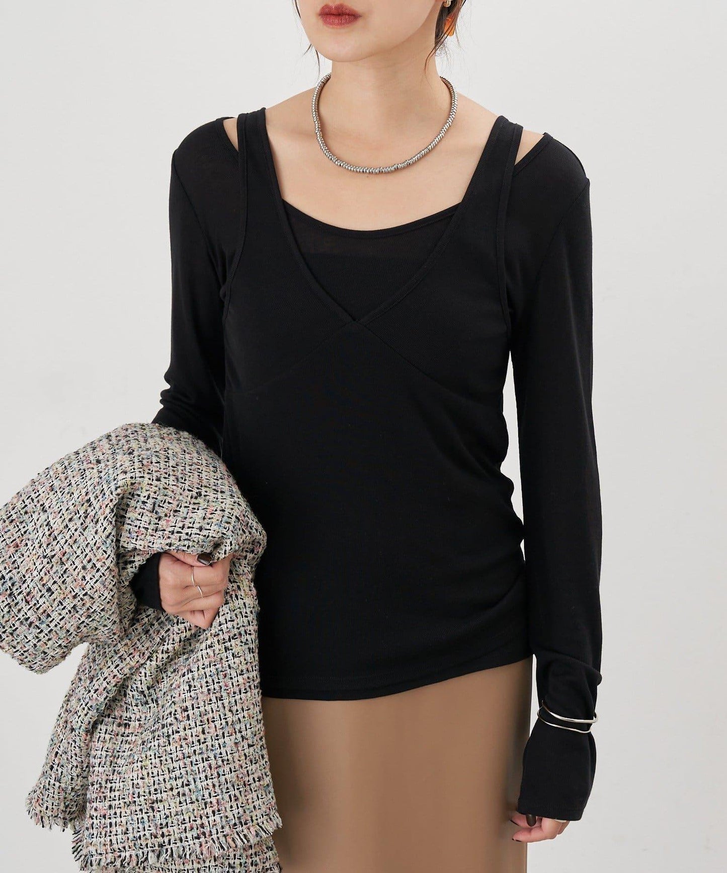 吊帶背心疊穿長袖T恤