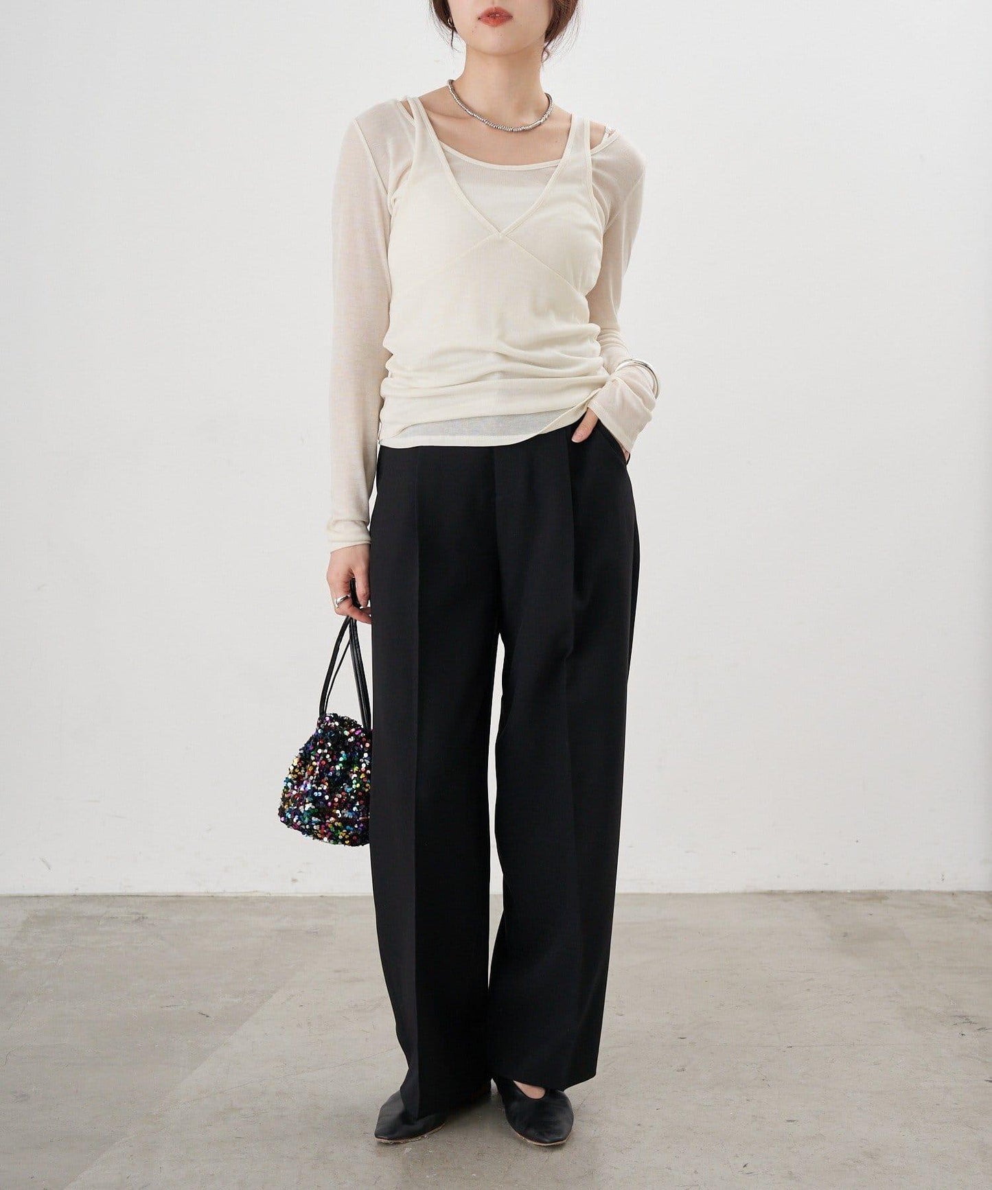 吊帶背心疊穿長袖T恤