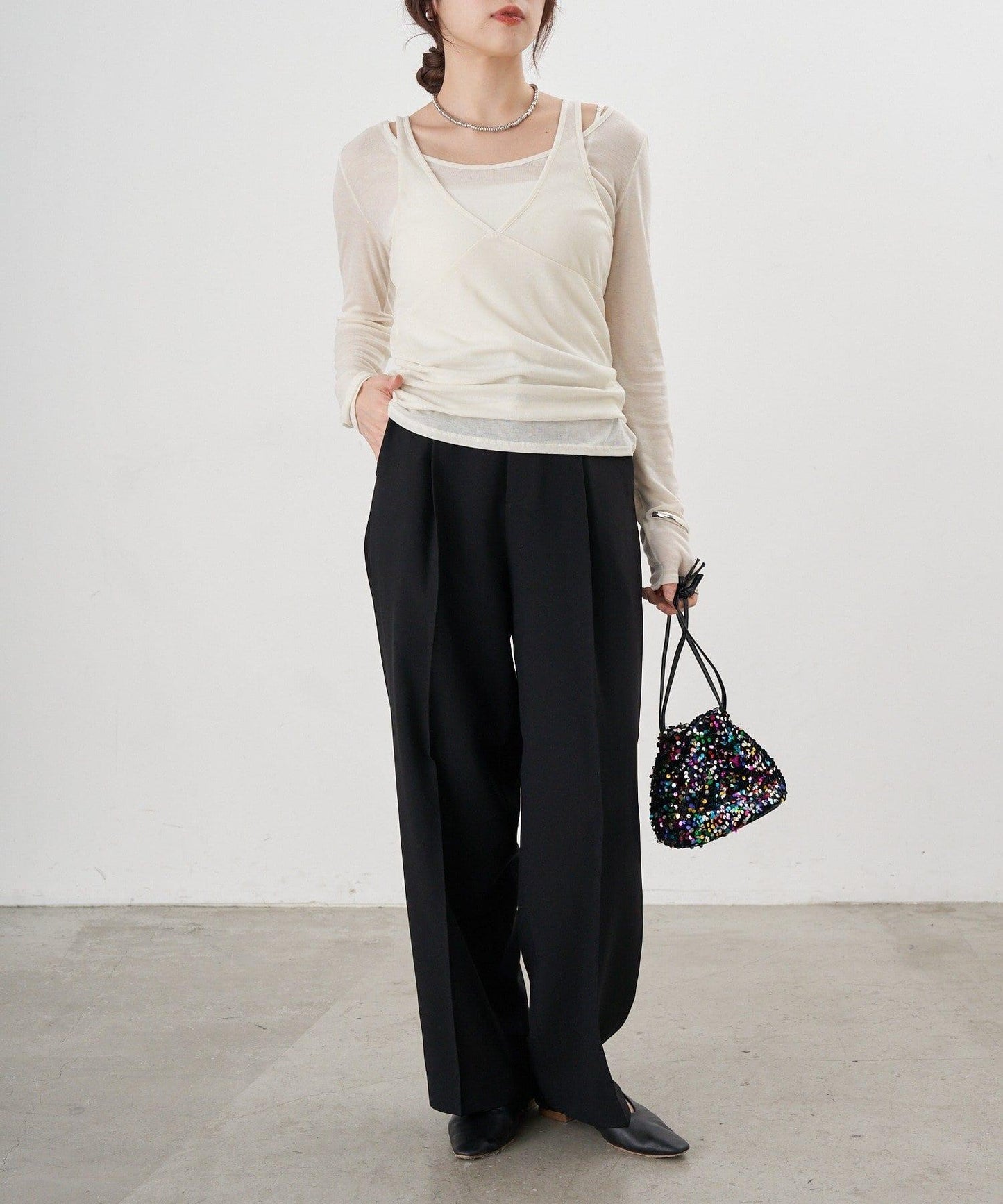 吊帶背心疊穿長袖T恤