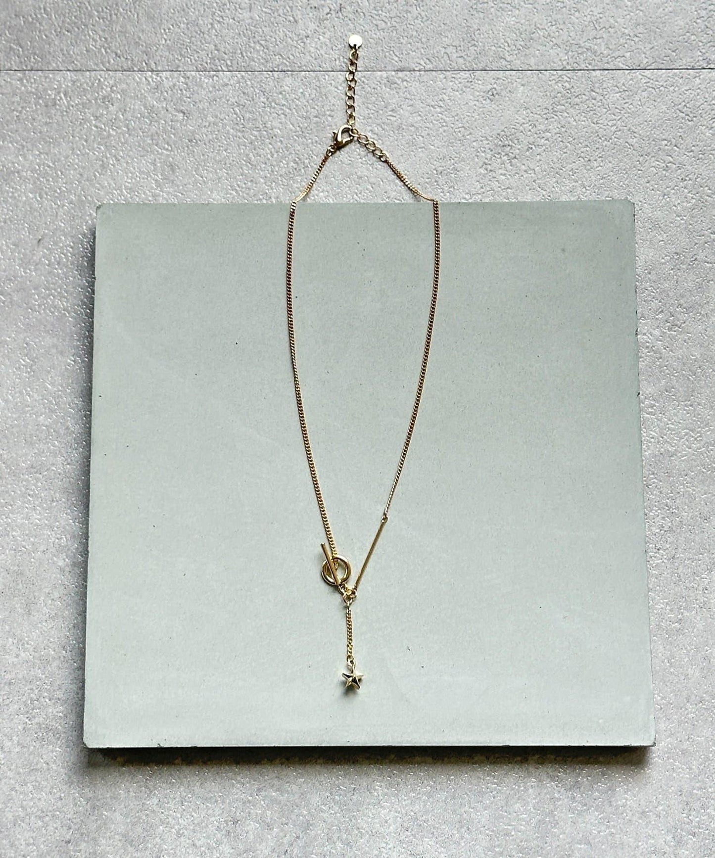 金屬釦環造型設計項鍊