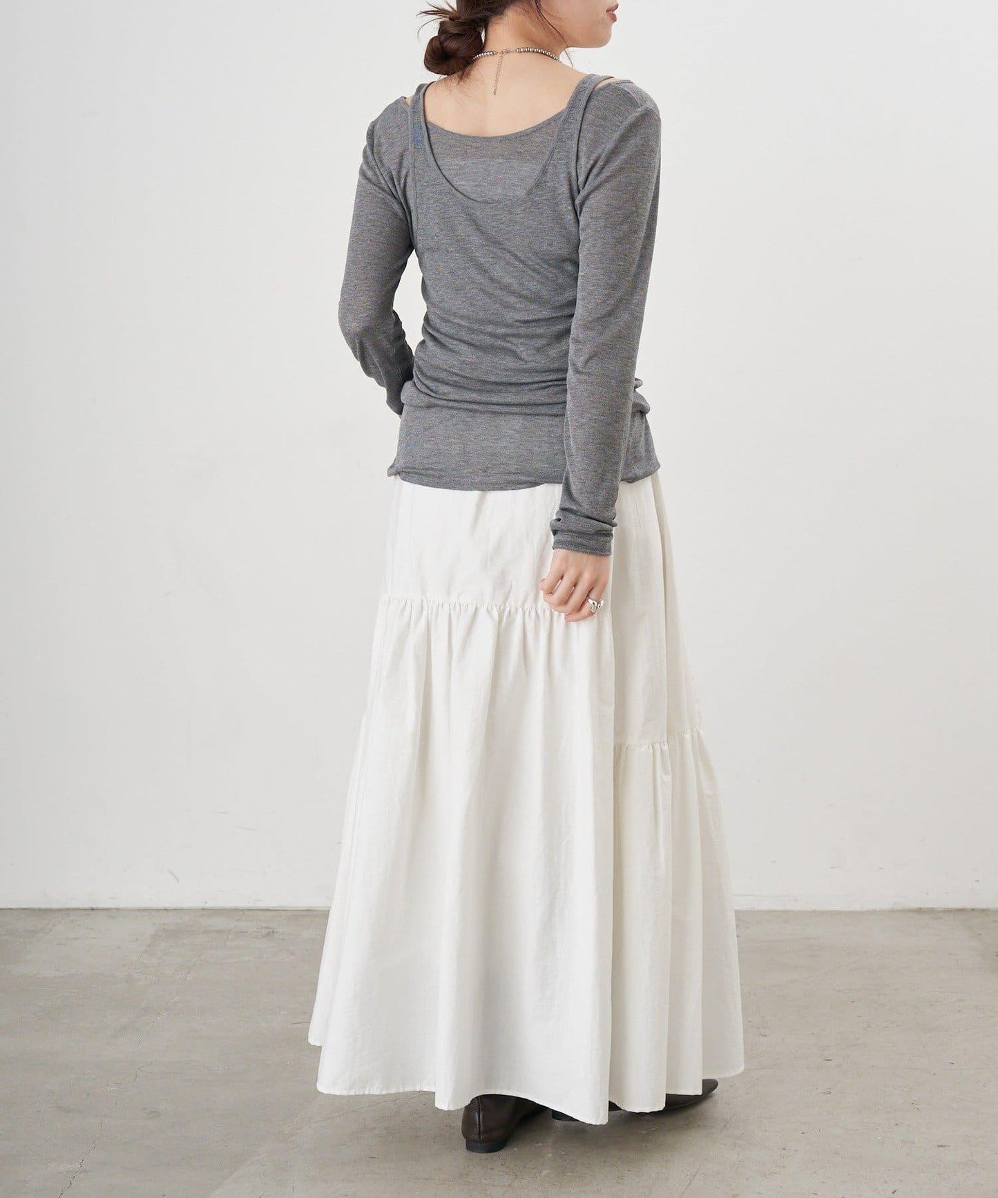 吊帶背心疊穿長袖T恤