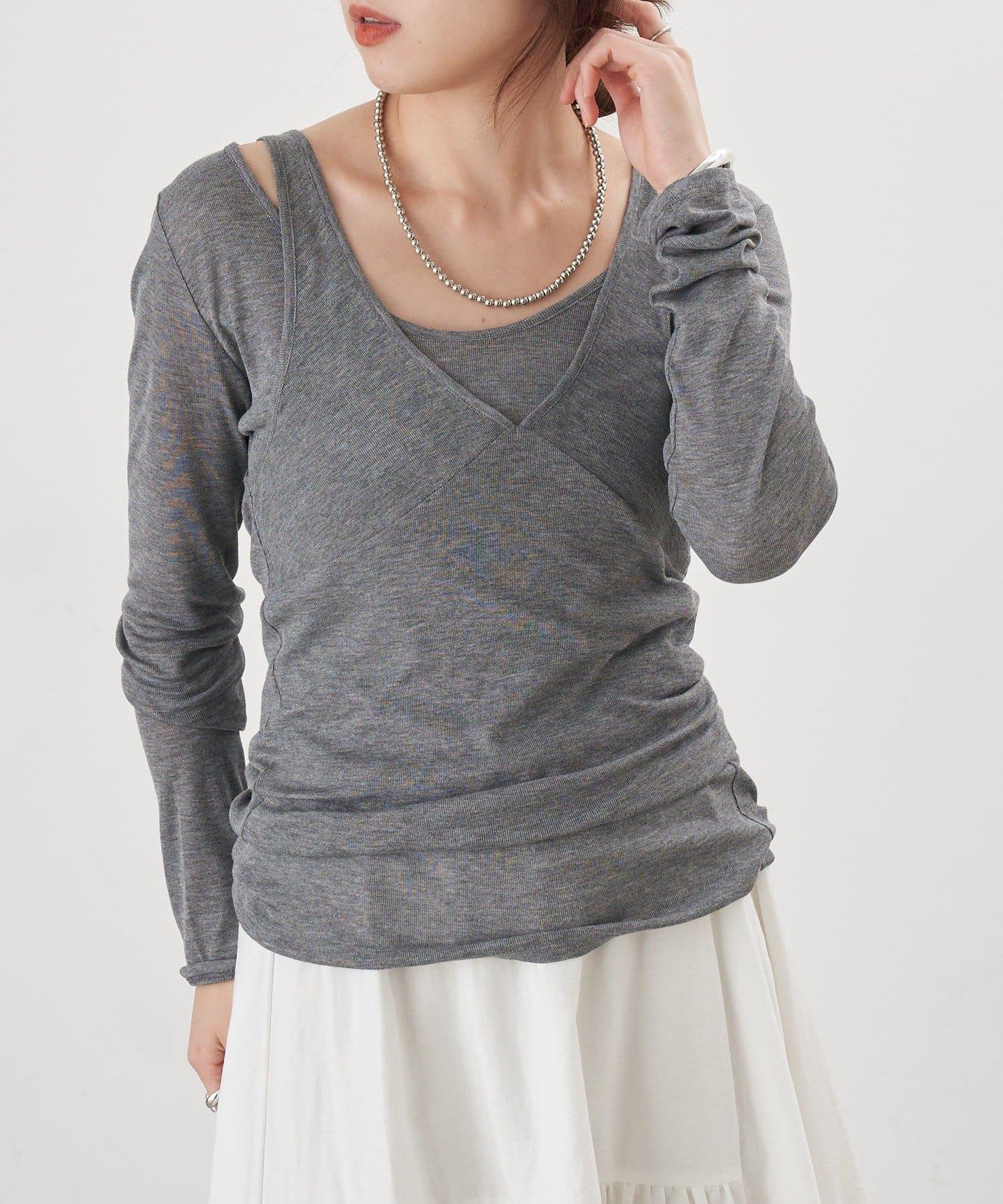 吊帶背心疊穿長袖T恤