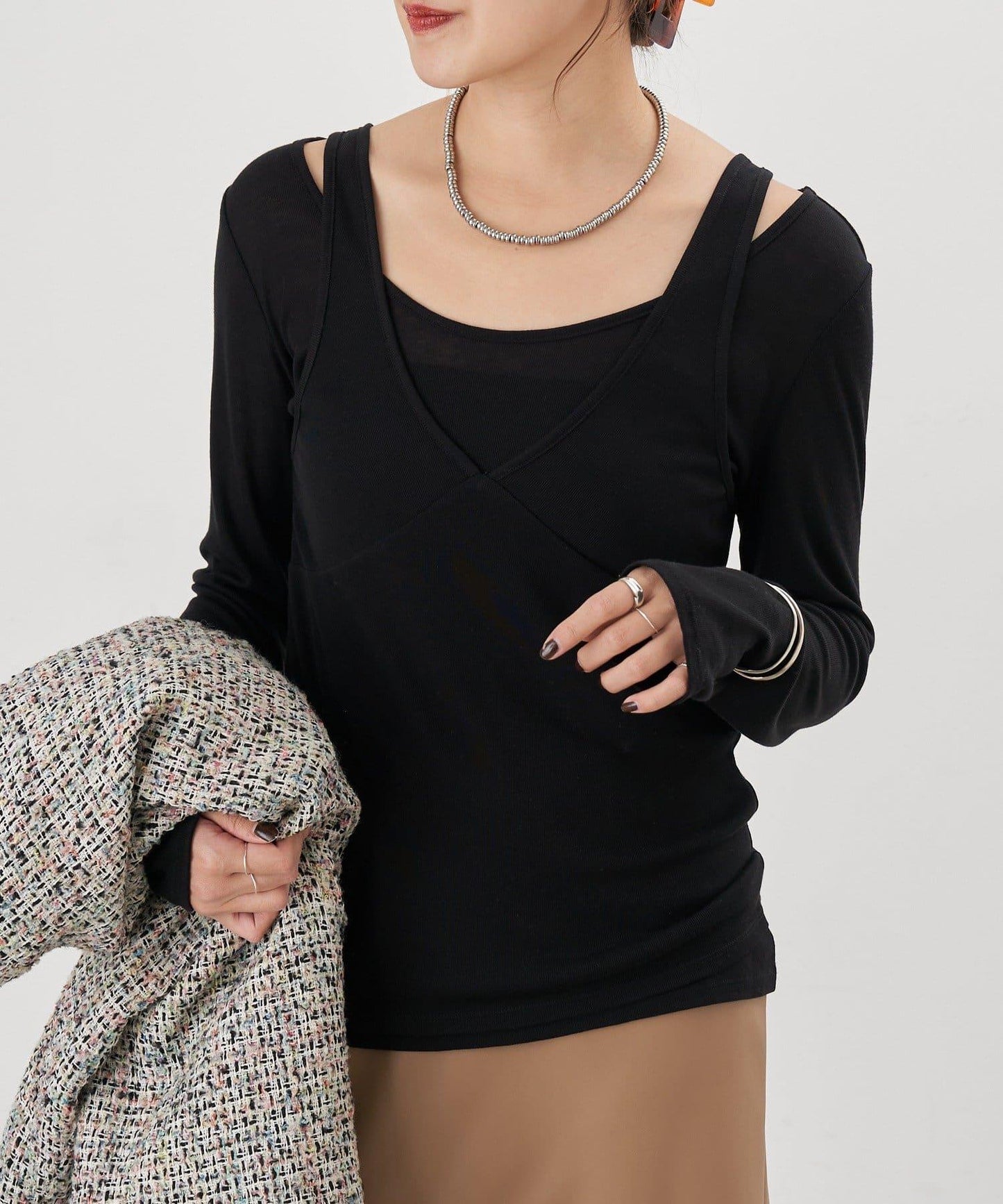 吊帶背心疊穿長袖T恤