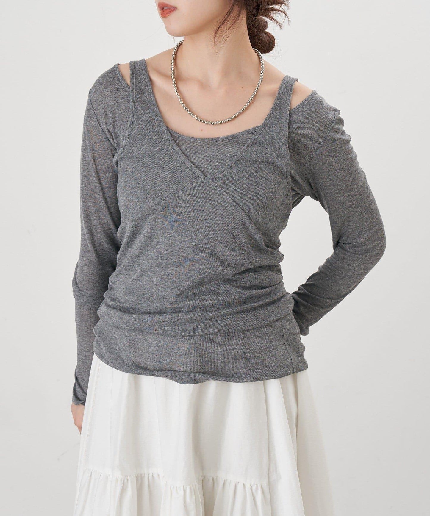 吊帶背心疊穿長袖T恤