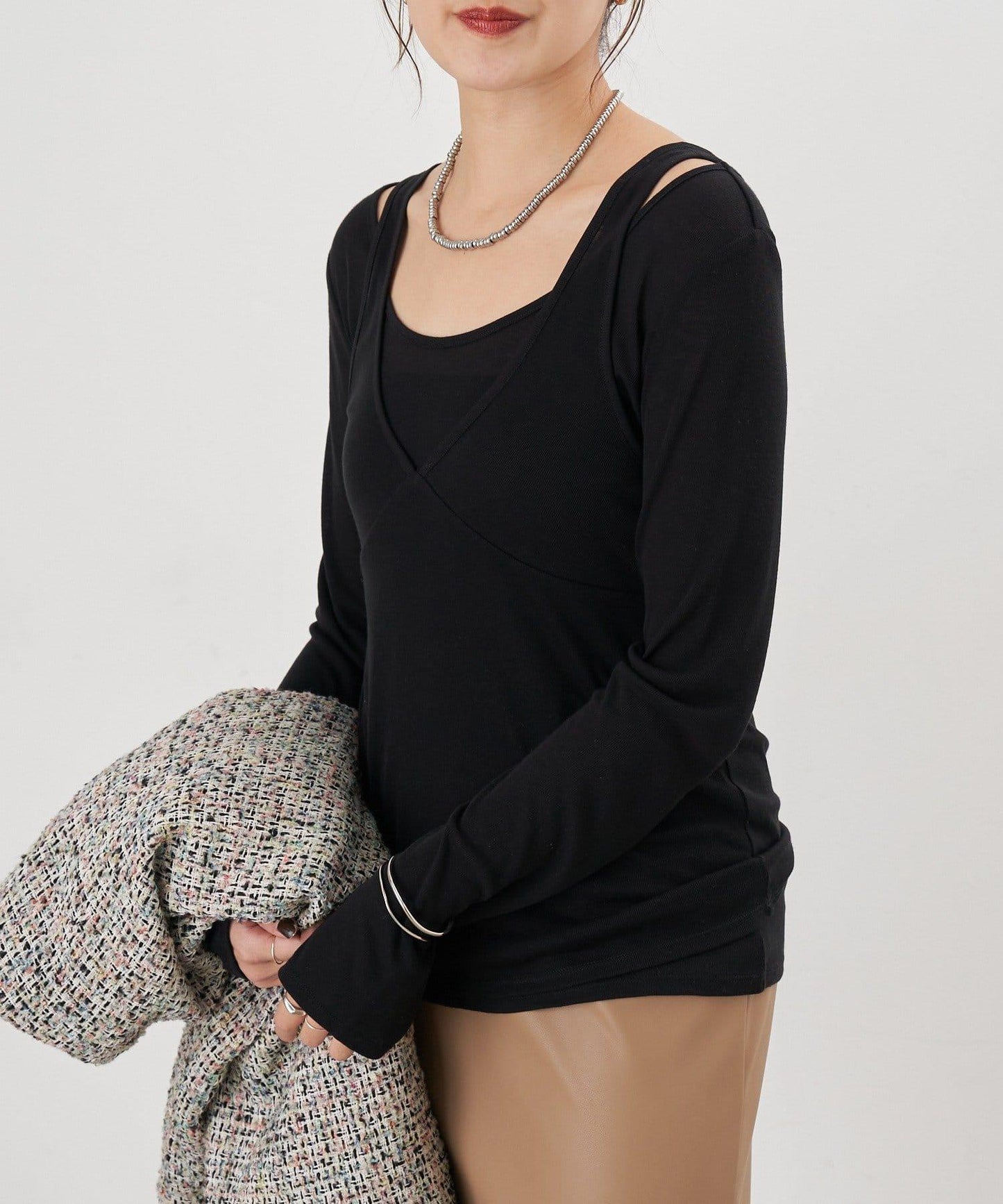 吊帶背心疊穿長袖T恤