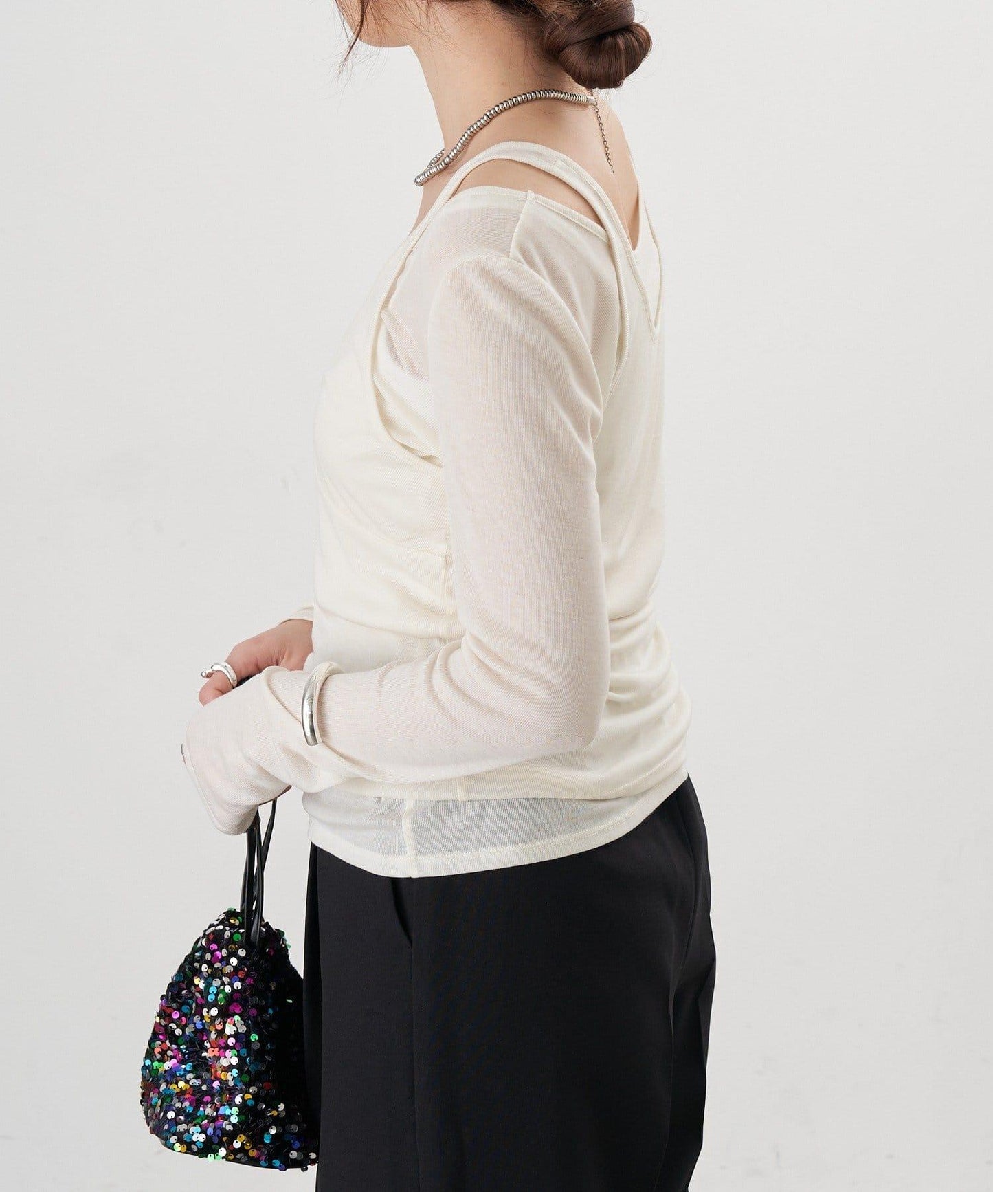 吊帶背心疊穿長袖T恤