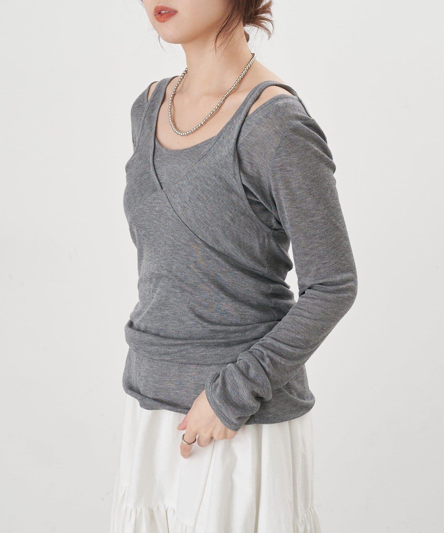 吊帶背心疊穿長袖T恤