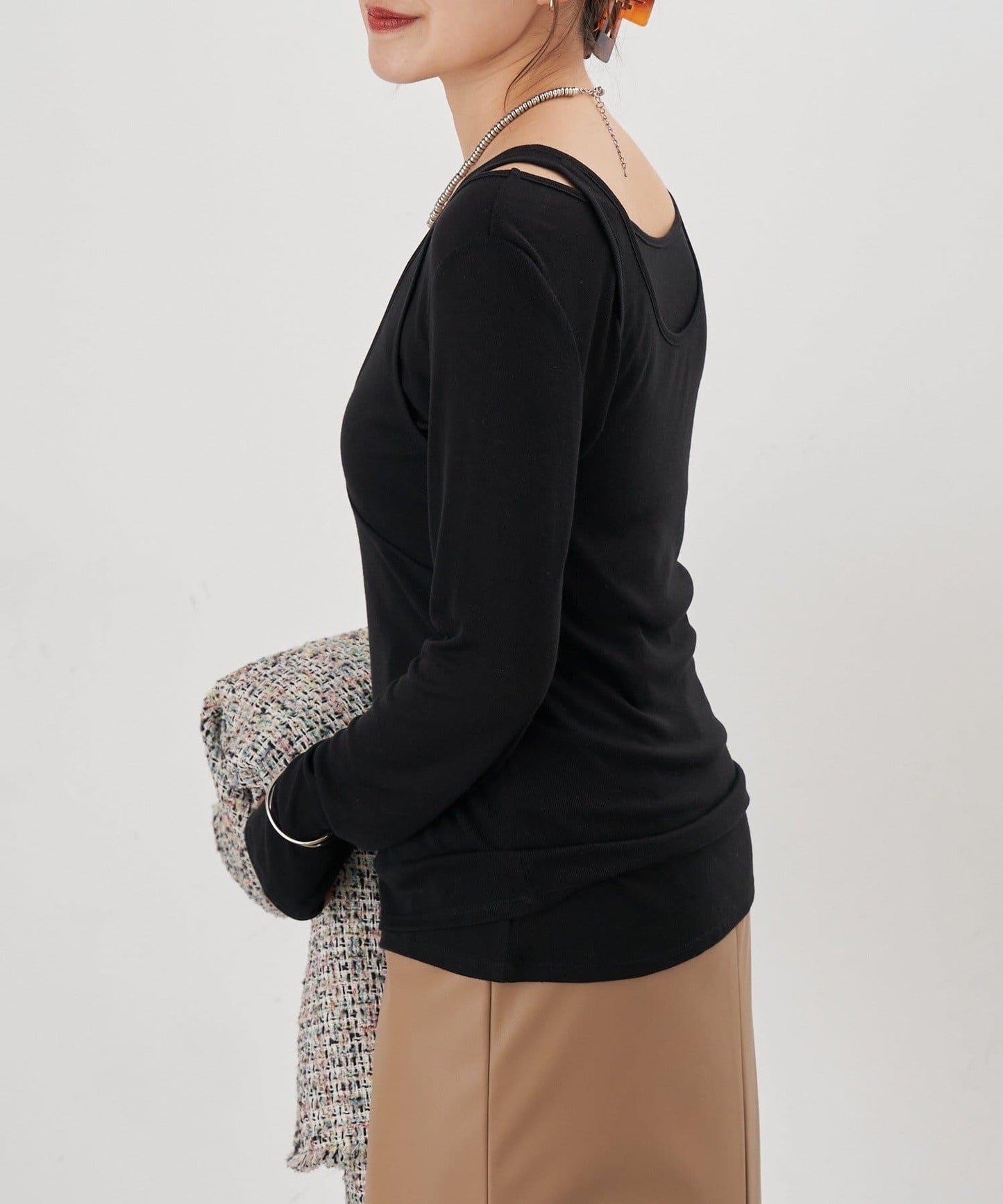 吊帶背心疊穿長袖T恤