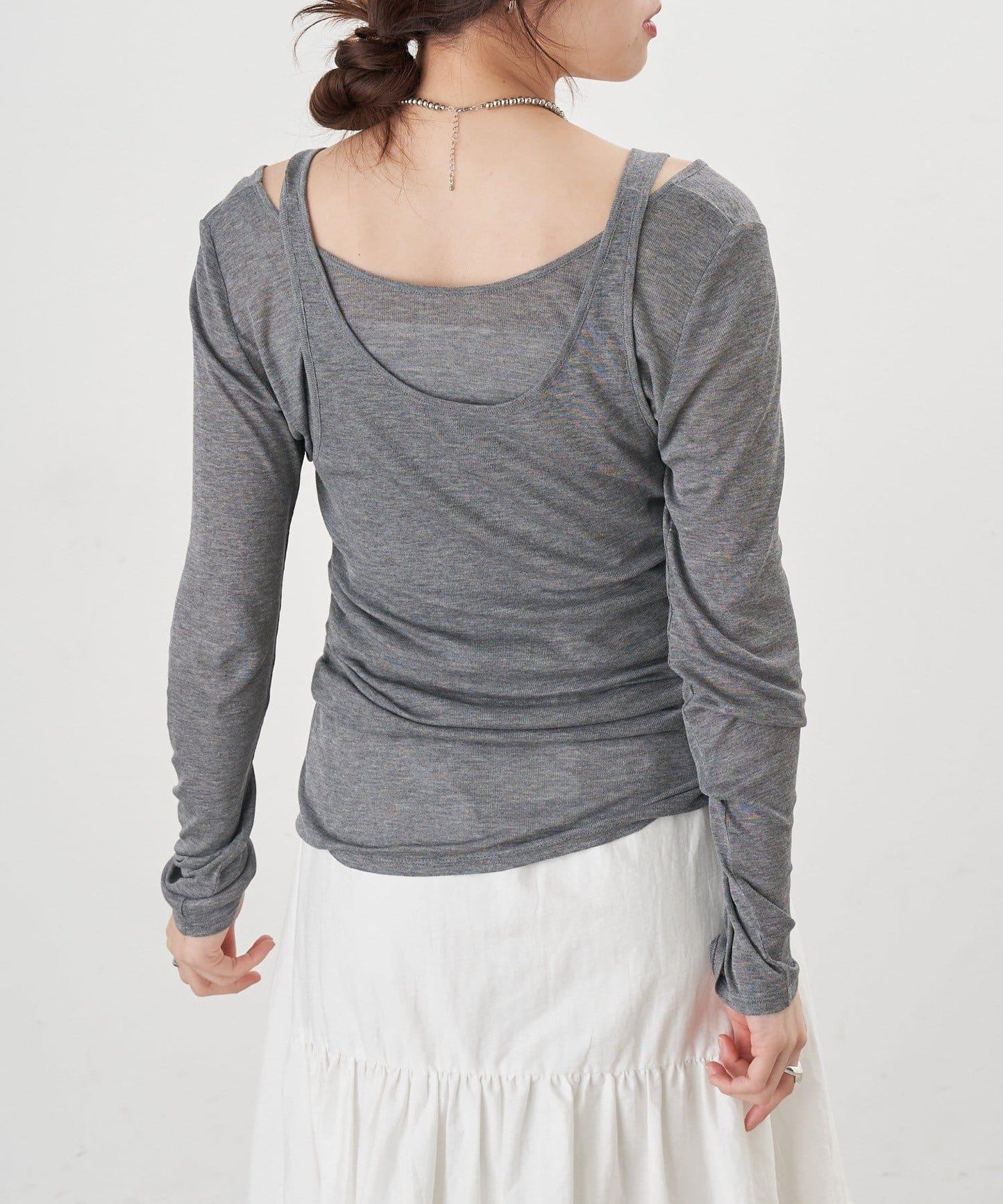 吊帶背心疊穿長袖T恤