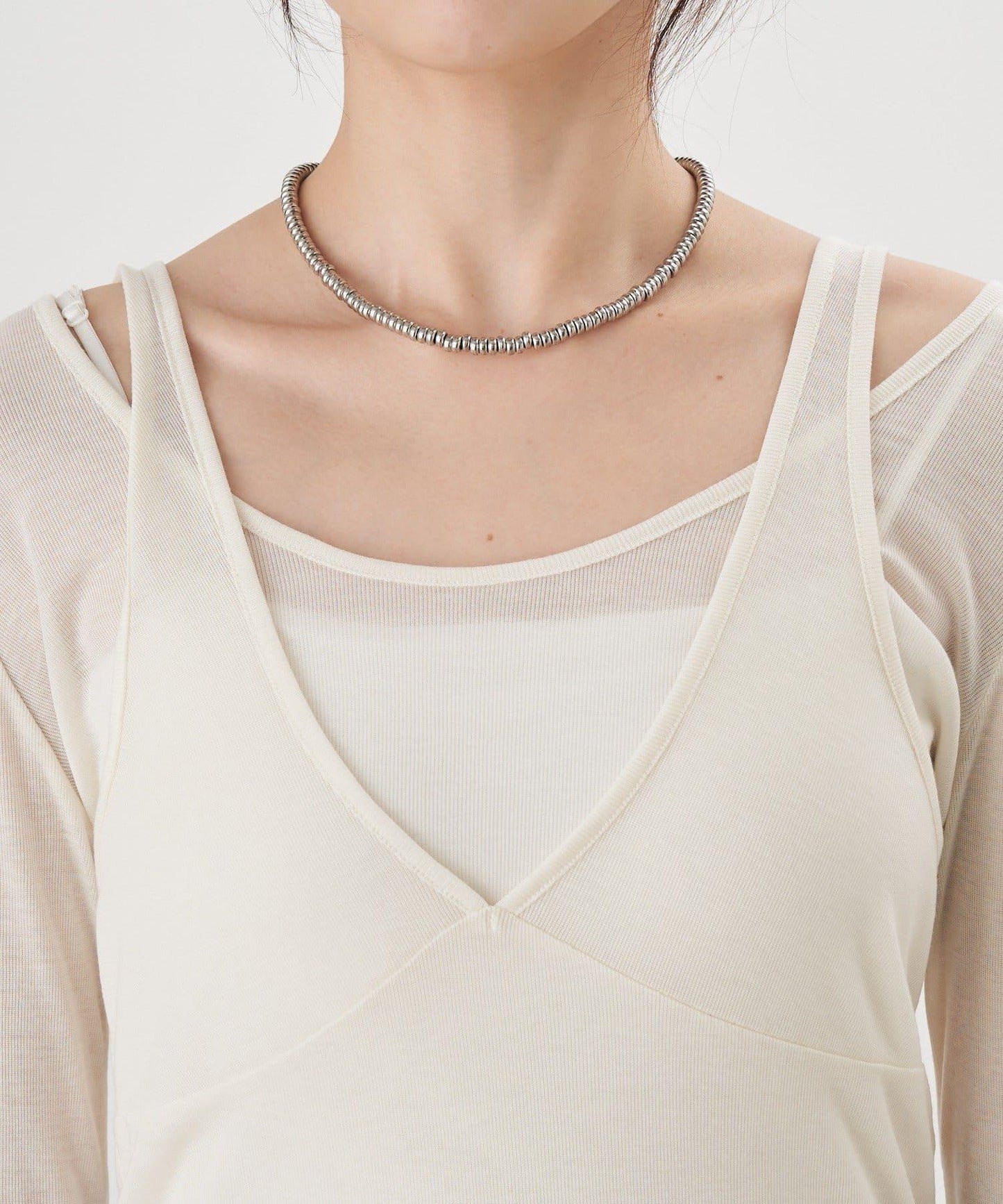 吊帶背心疊穿長袖T恤