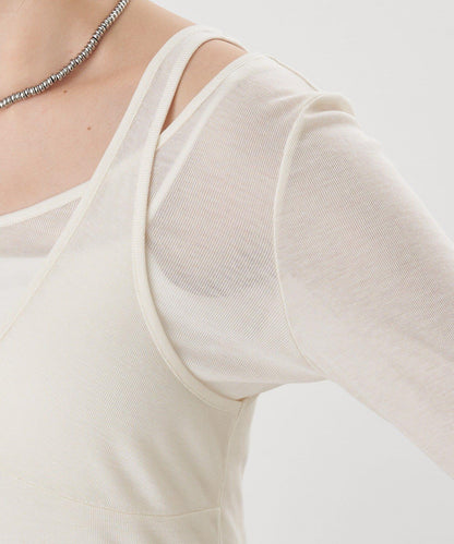 吊帶背心疊穿長袖T恤