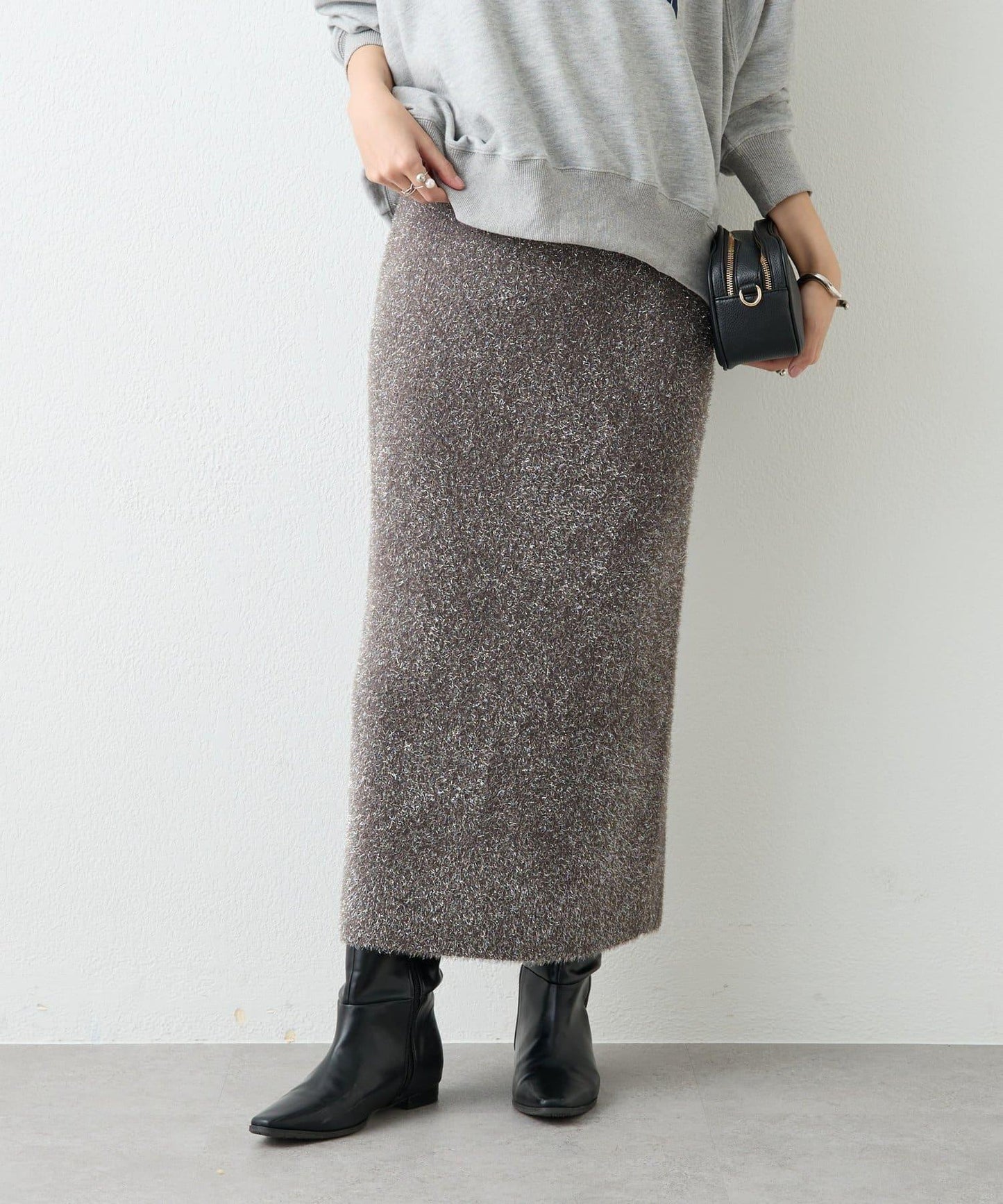 造型點睛之選 軟質長毛背部開衩修身半身裙