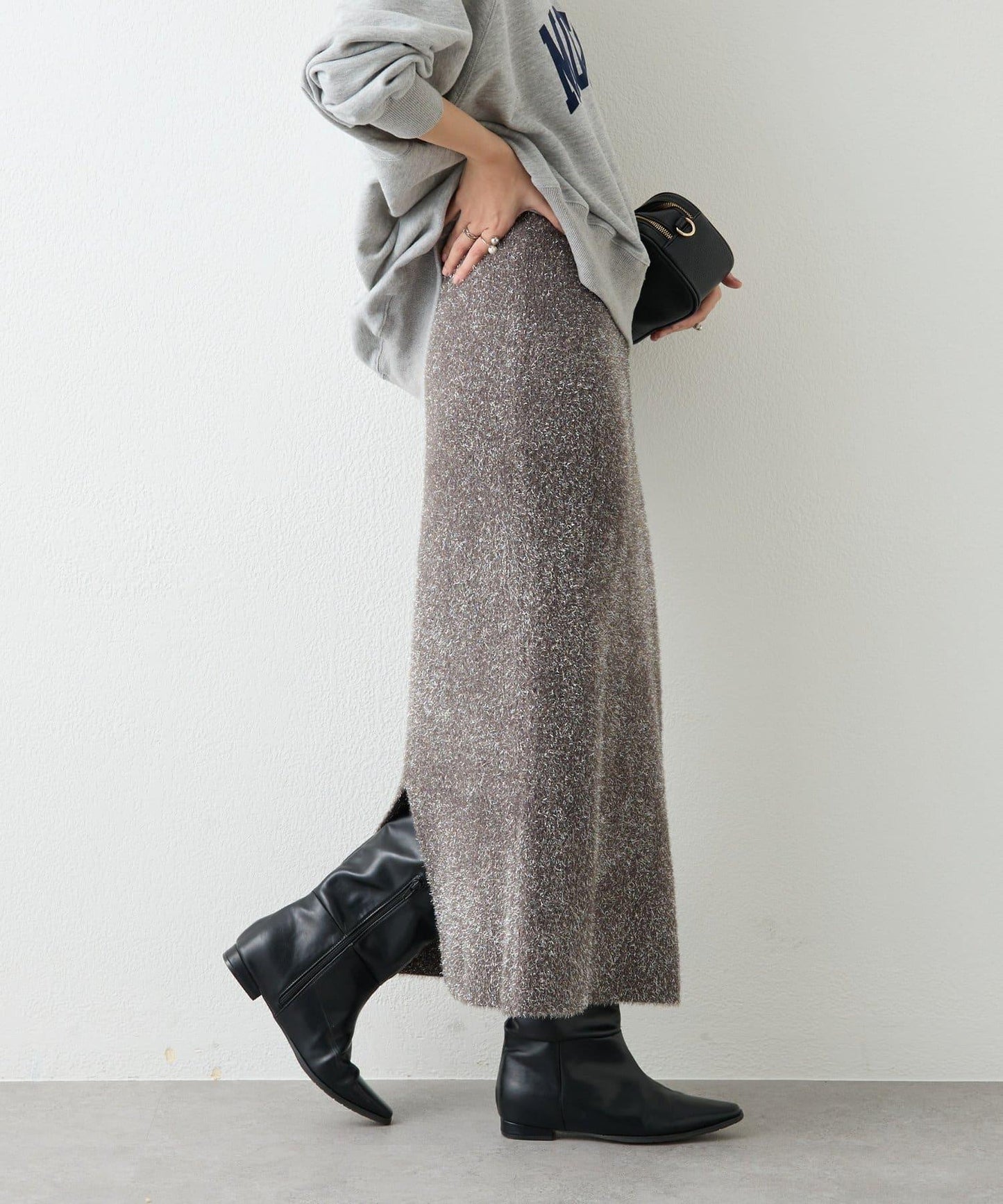 造型點睛之選 軟質長毛背部開衩修身半身裙