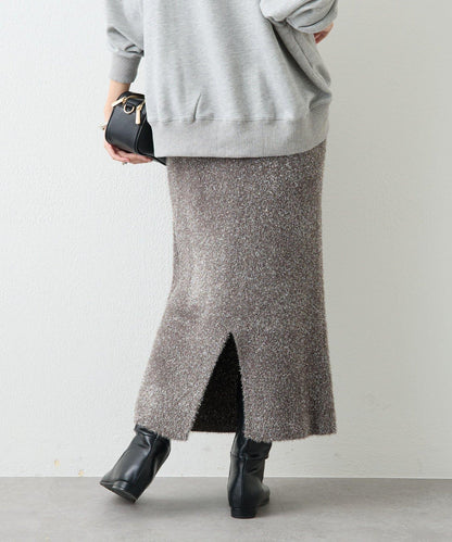 造型點睛之選 軟質長毛背部開衩修身半身裙