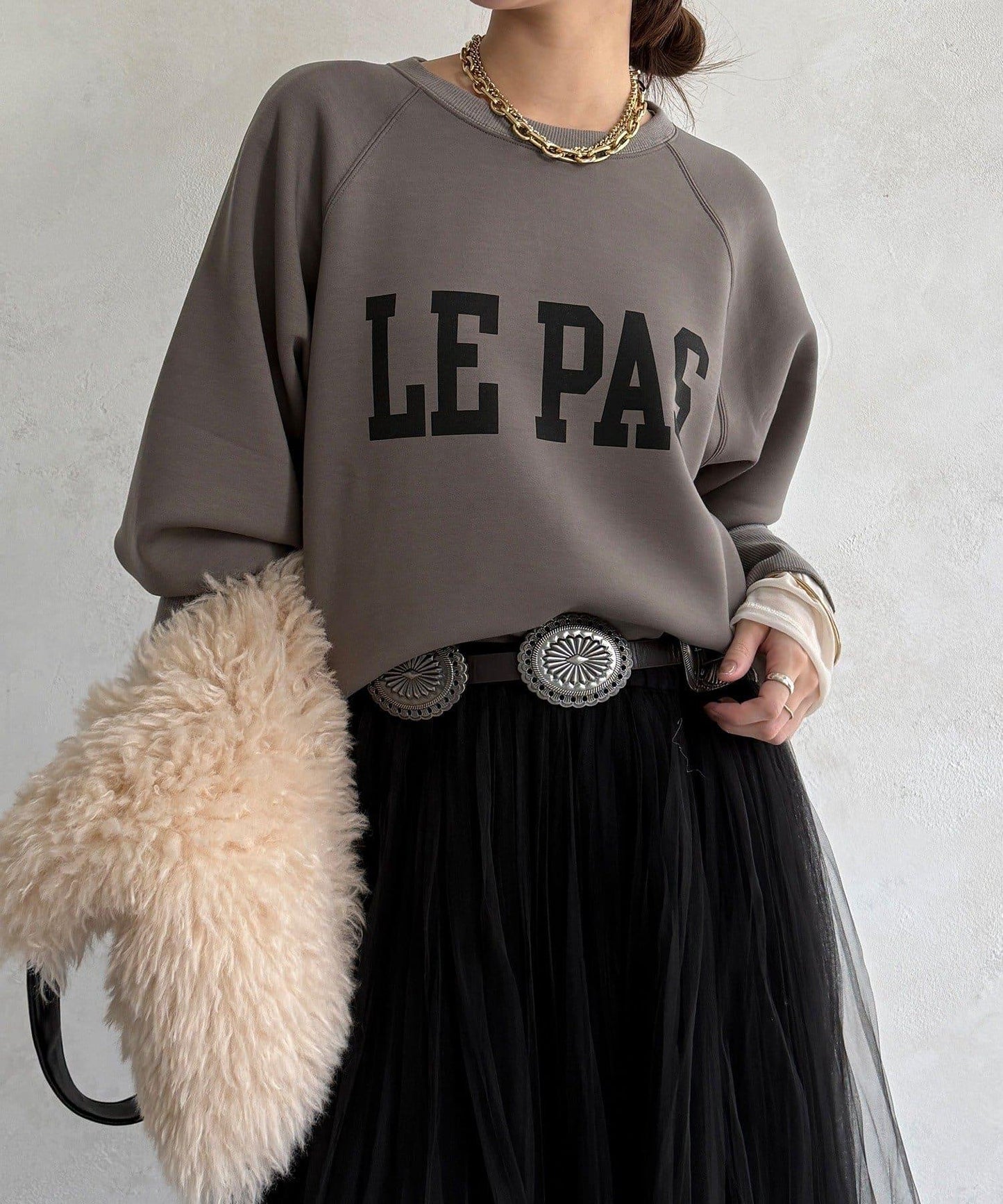 袖口羅紋箱型Logo上衣