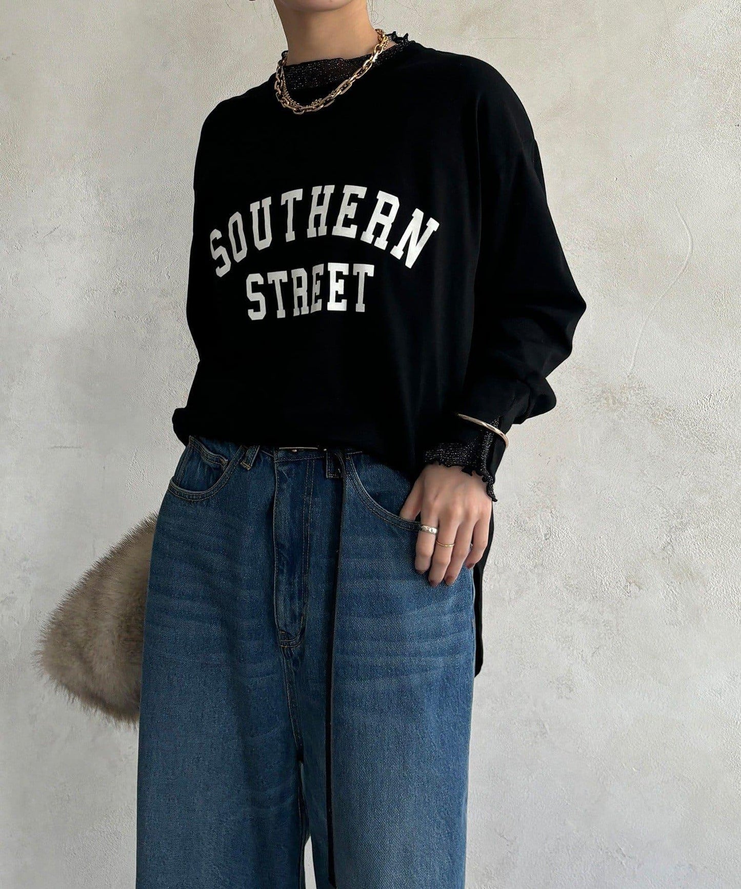 植絨字母疊穿上衣