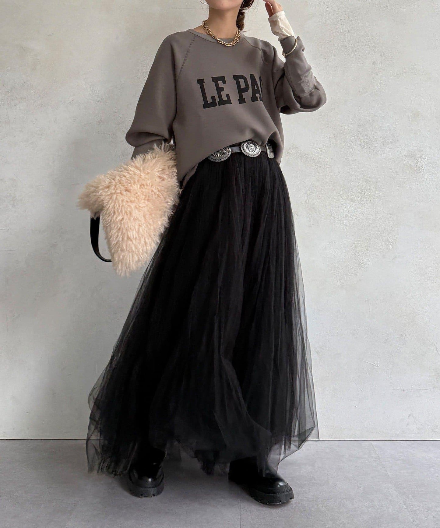 袖口羅紋箱型Logo上衣