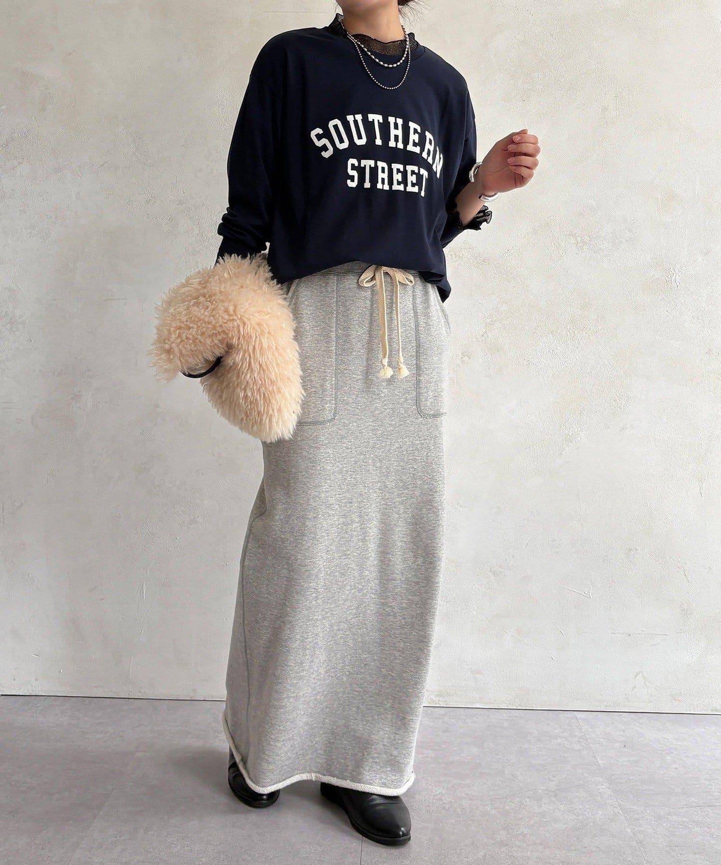 植絨字母疊穿上衣