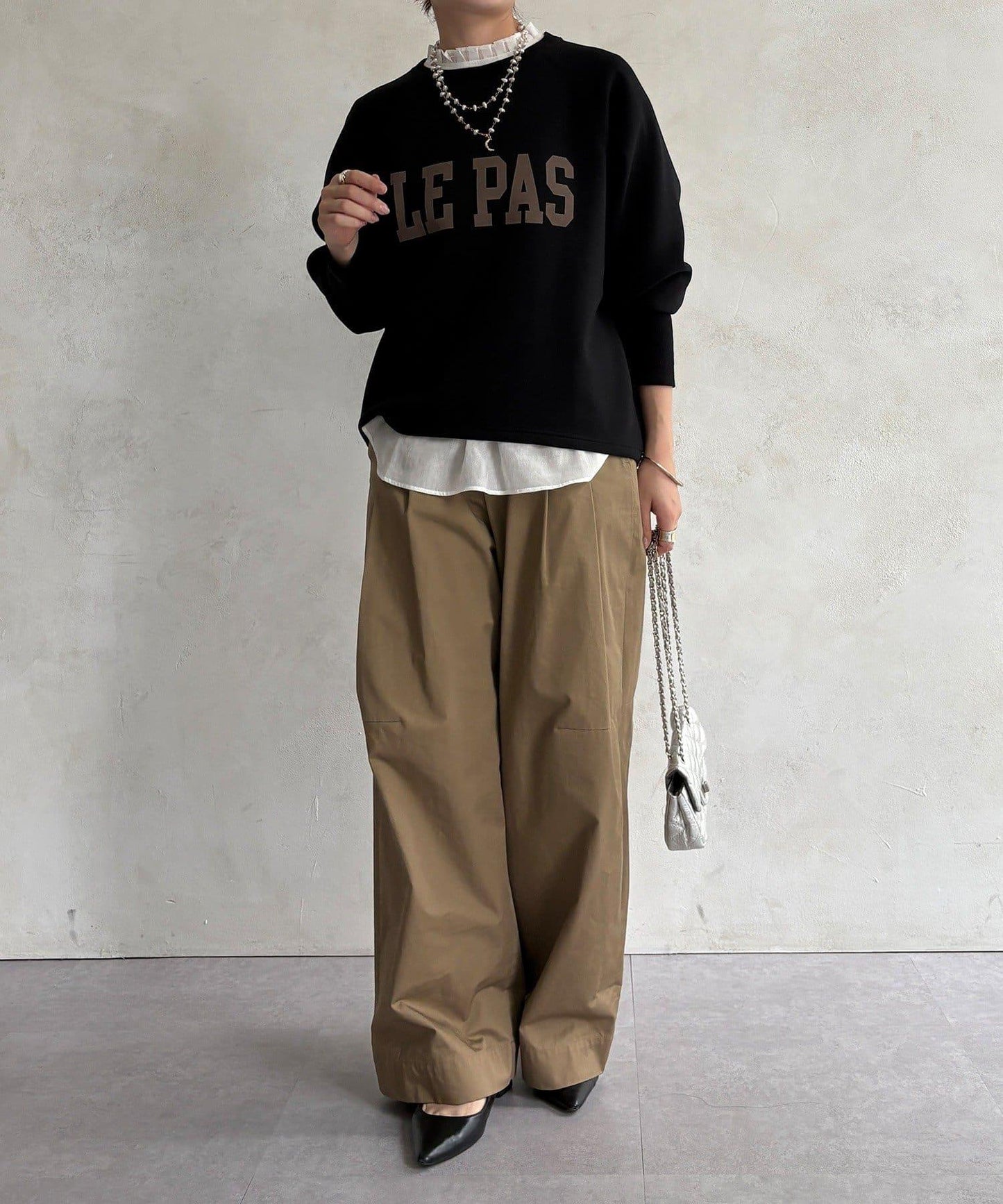 袖口羅紋箱型Logo上衣