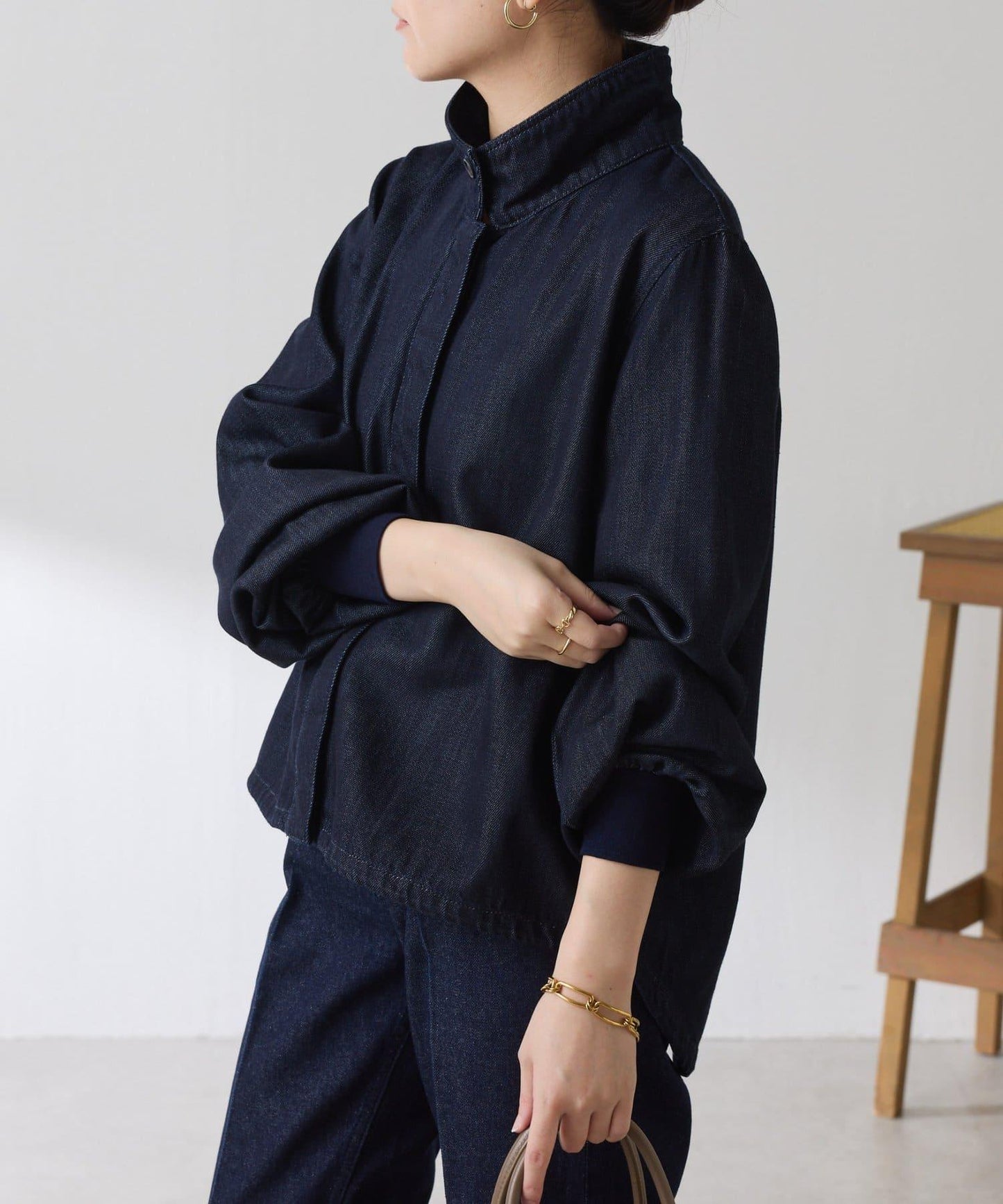 【可自由搭配】Q.anos 抽繩立領牛仔襯衫