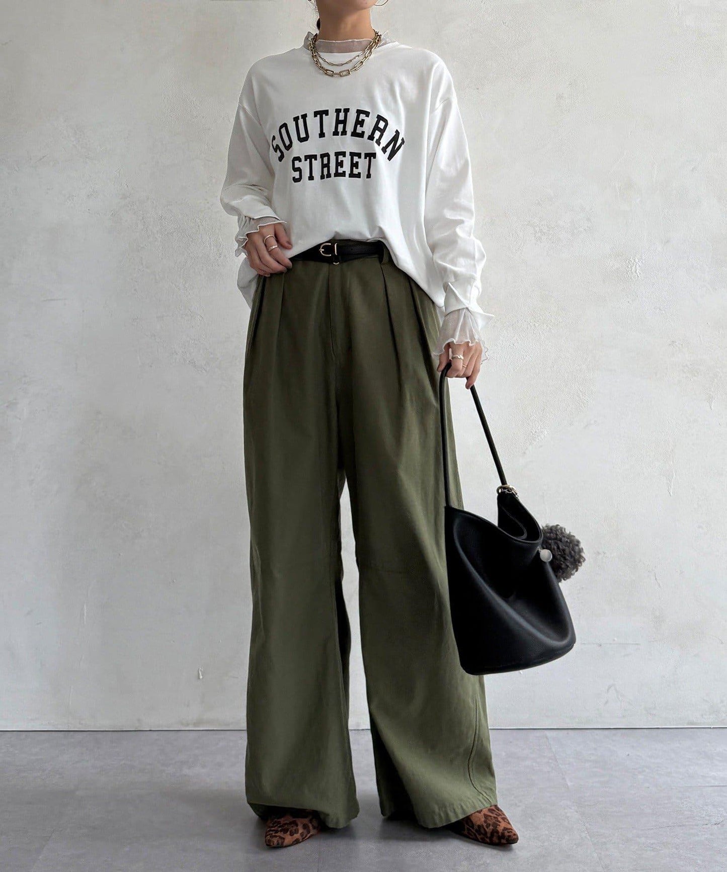 植絨字母疊穿上衣