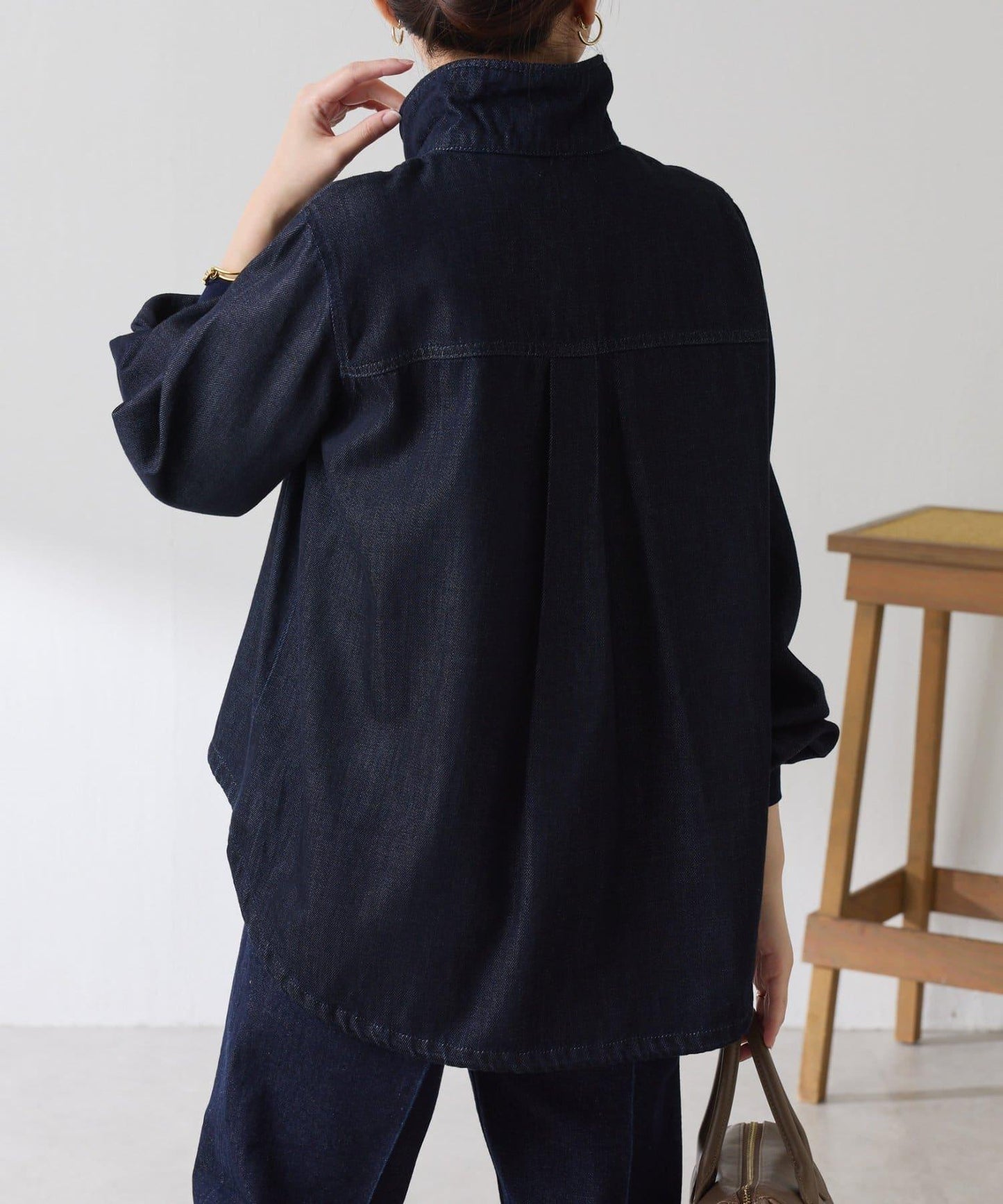 【可自由搭配】Q.anos 抽繩立領牛仔襯衫