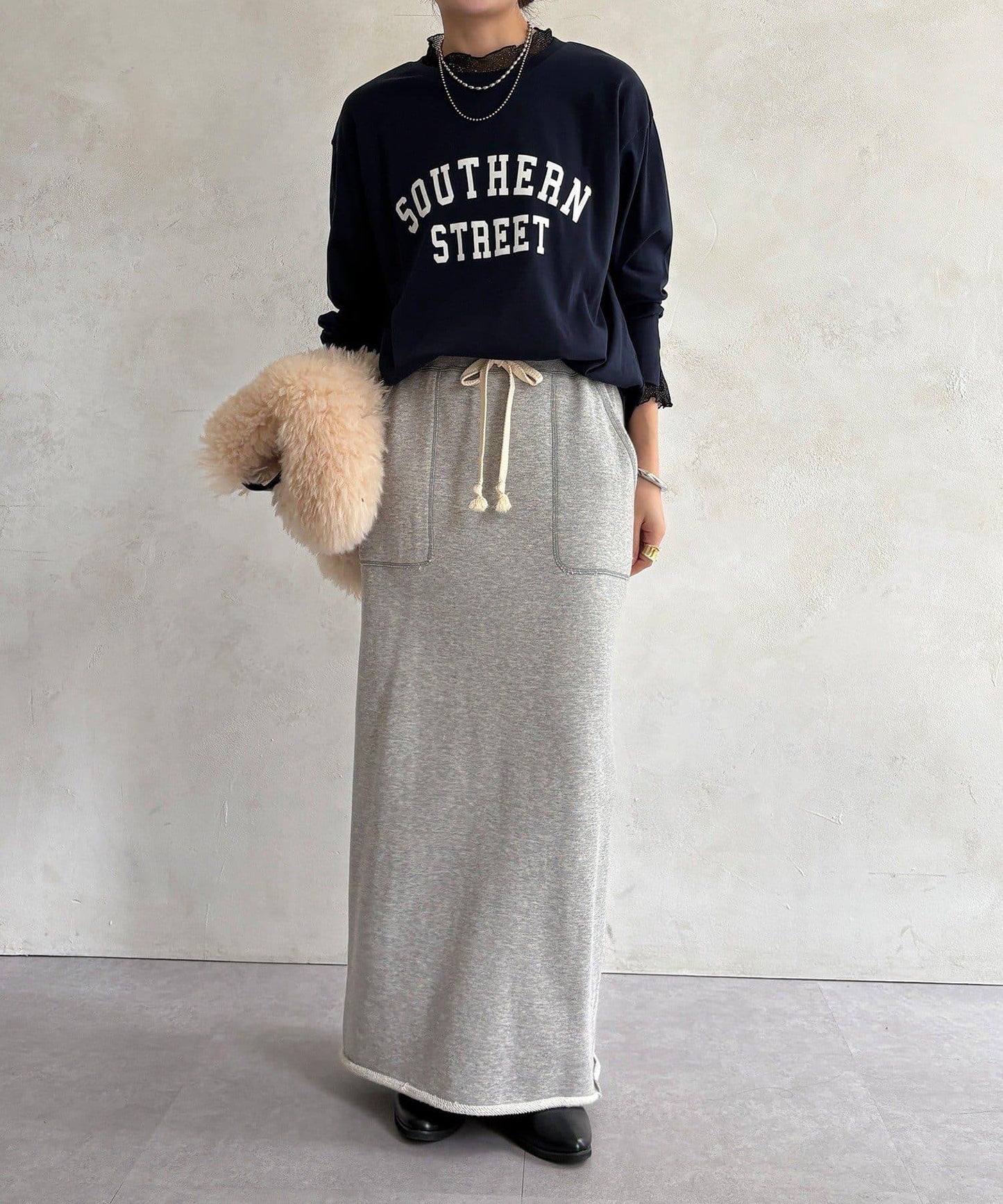 植絨字母疊穿上衣