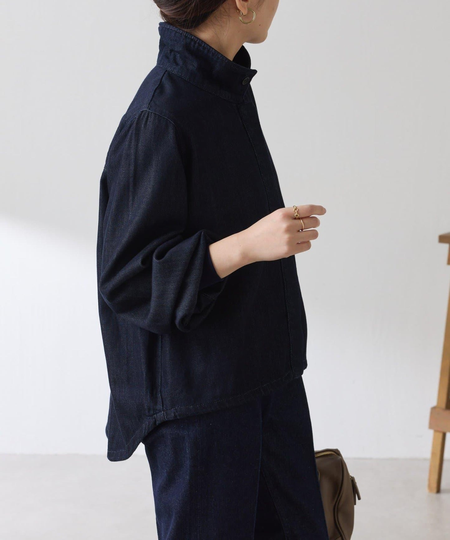 【可自由搭配】Q.anos 抽繩立領牛仔襯衫