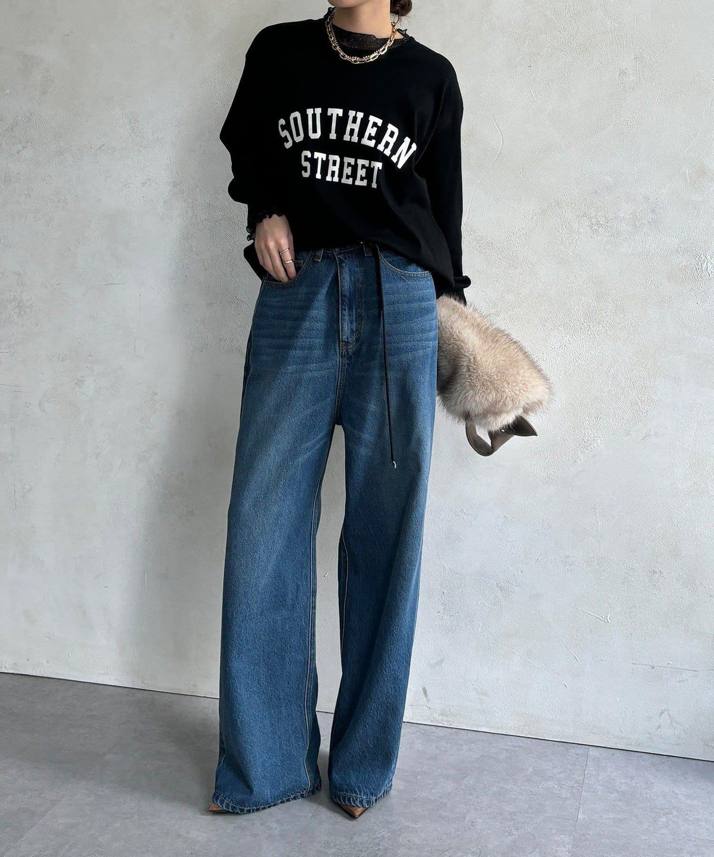 植絨字母疊穿上衣