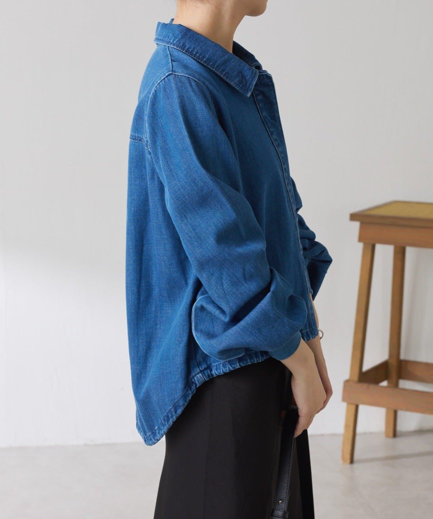 【可自由搭配】Q.anos 抽繩立領牛仔襯衫