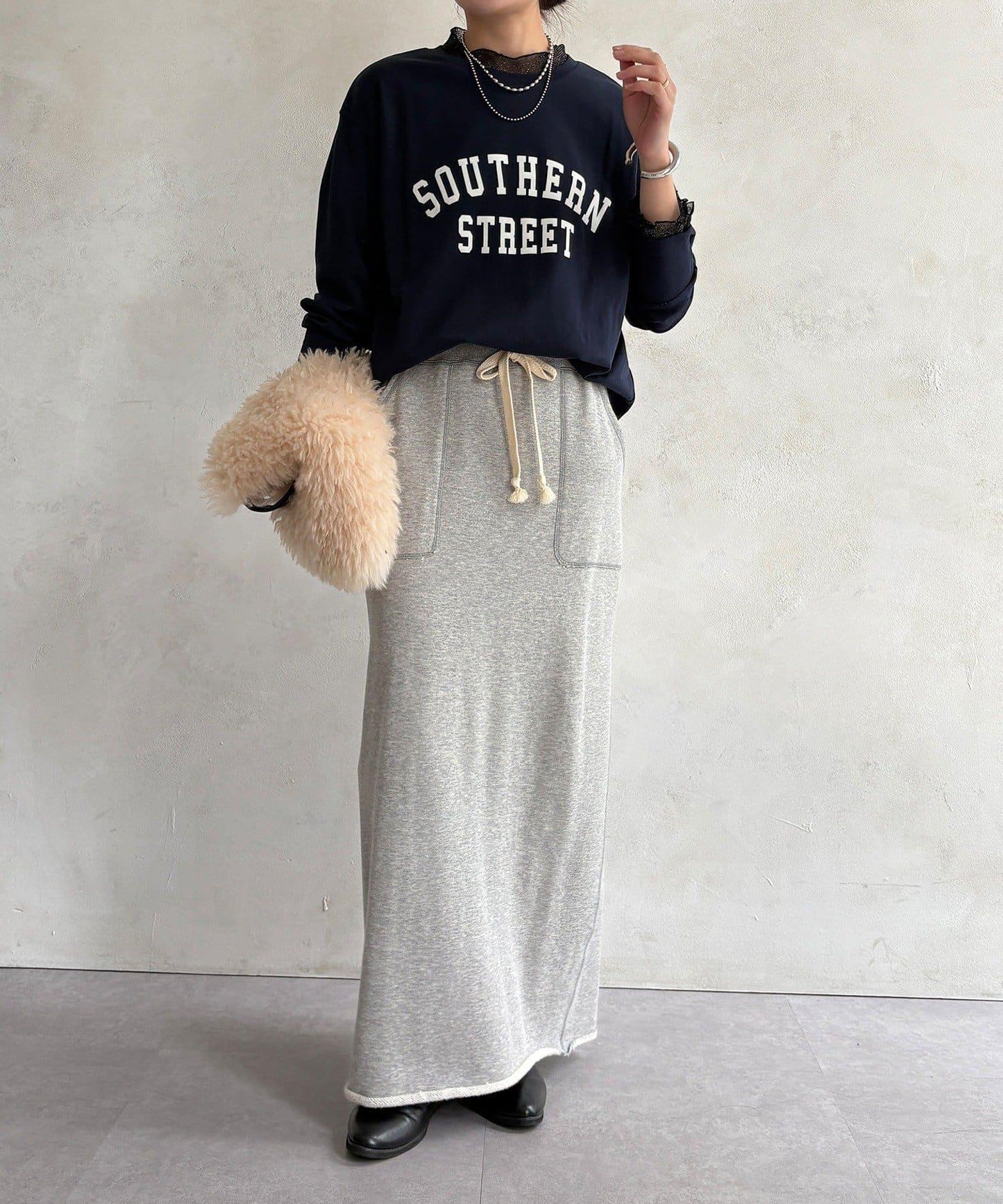 植絨字母疊穿上衣