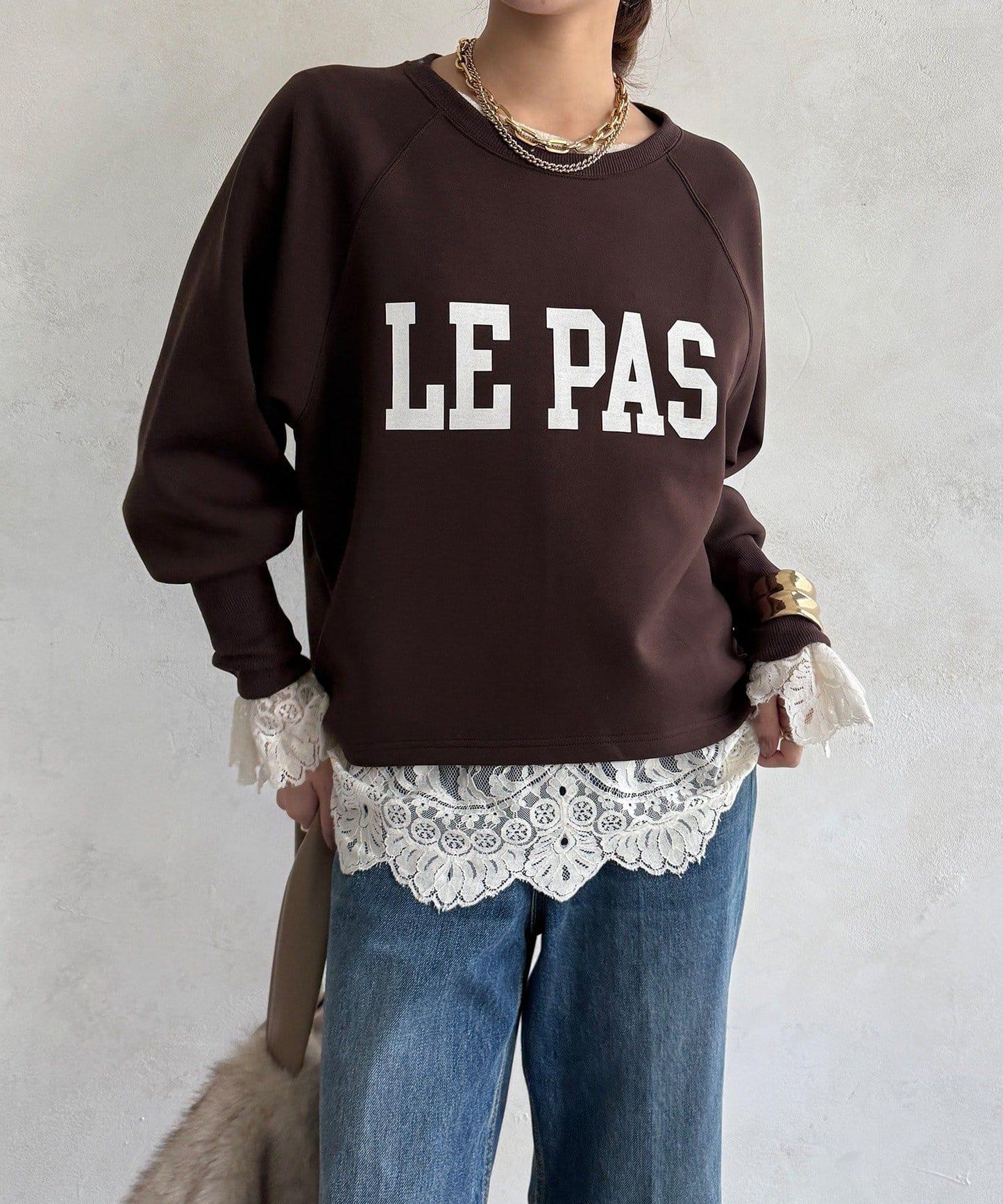 袖口羅紋箱型Logo上衣