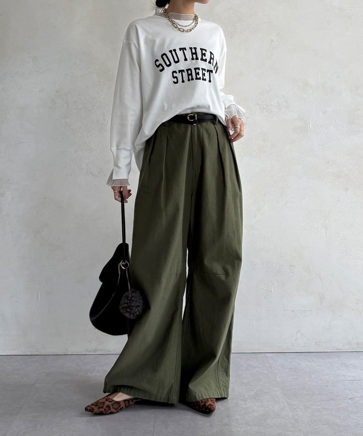 植絨字母疊穿上衣