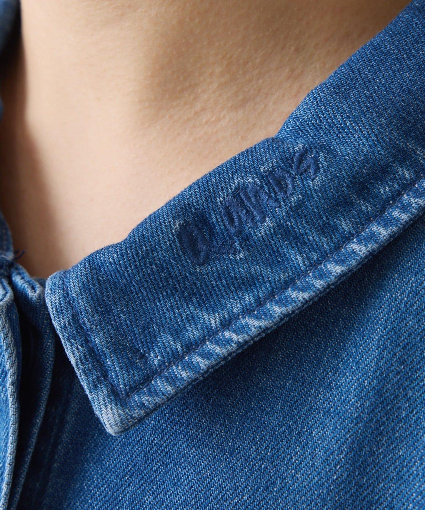 【可自由搭配】Q.anos 抽繩立領牛仔襯衫