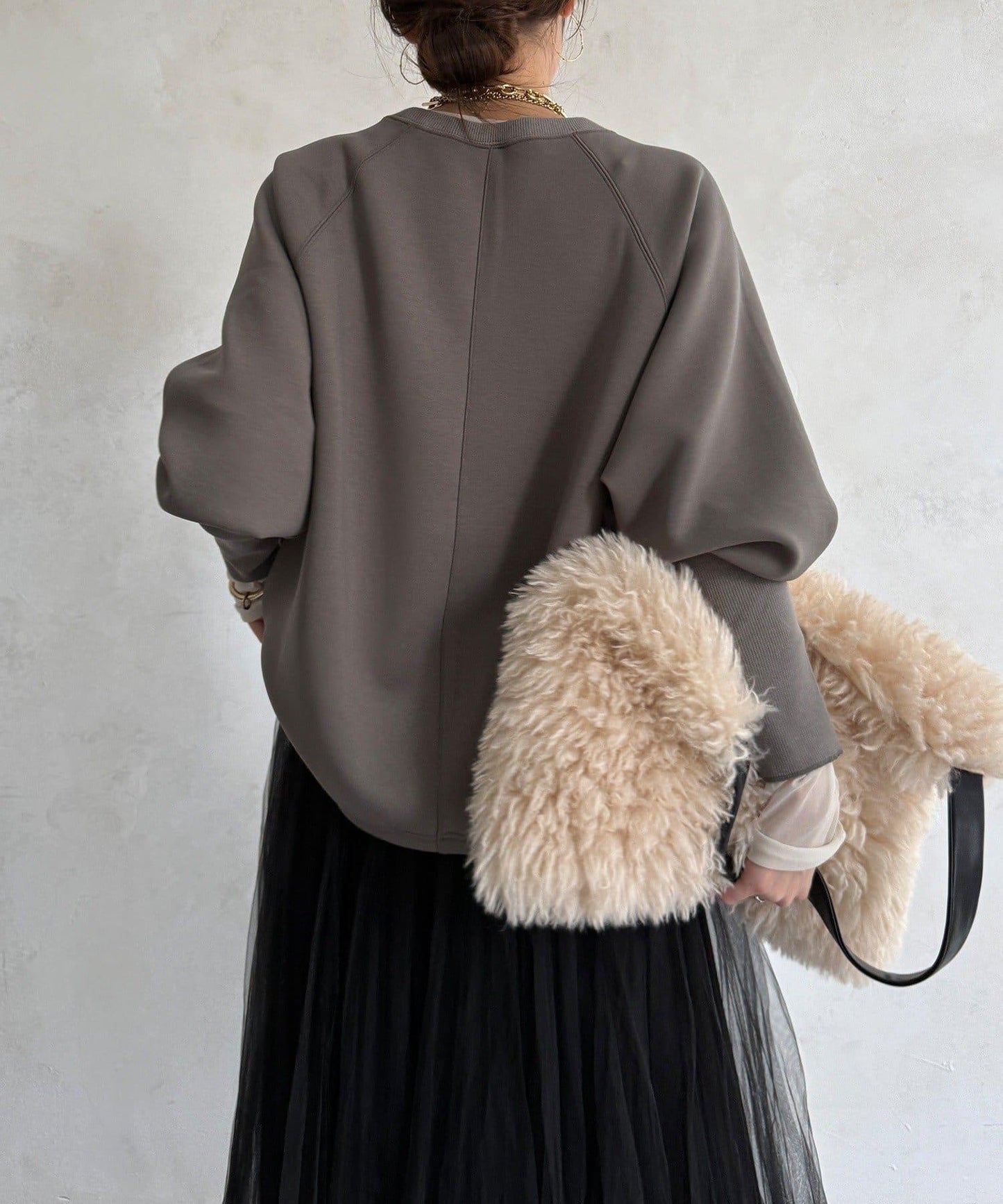 袖口羅紋箱型Logo上衣